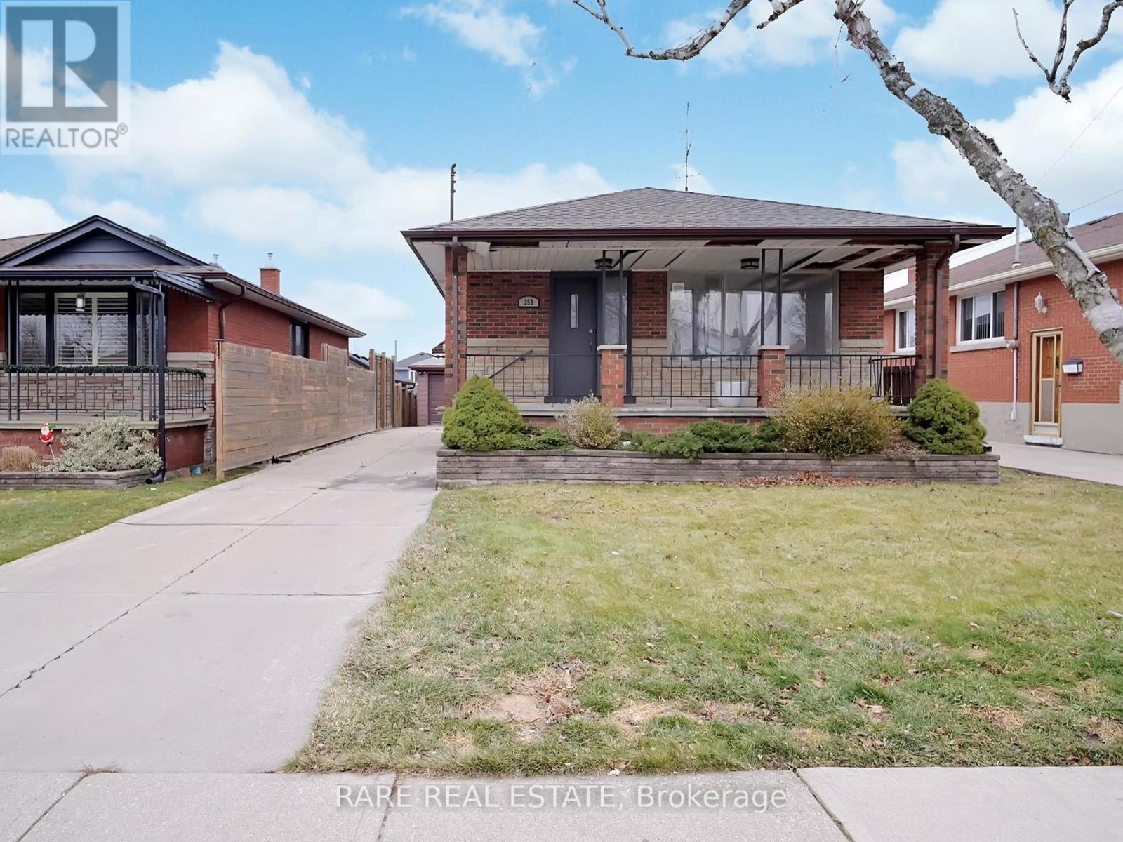 Lower - 359 East 42nd Street, Hamilton, Ontario  L8T 3A6 - Photo 2 - X12696764