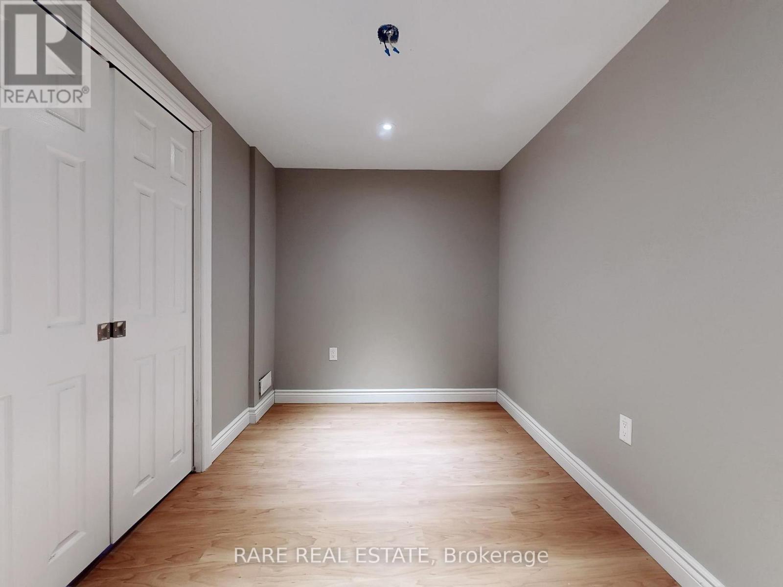 Lower - 359 East 42nd Street, Hamilton, Ontario  L8T 3A6 - Photo 21 - X12696764