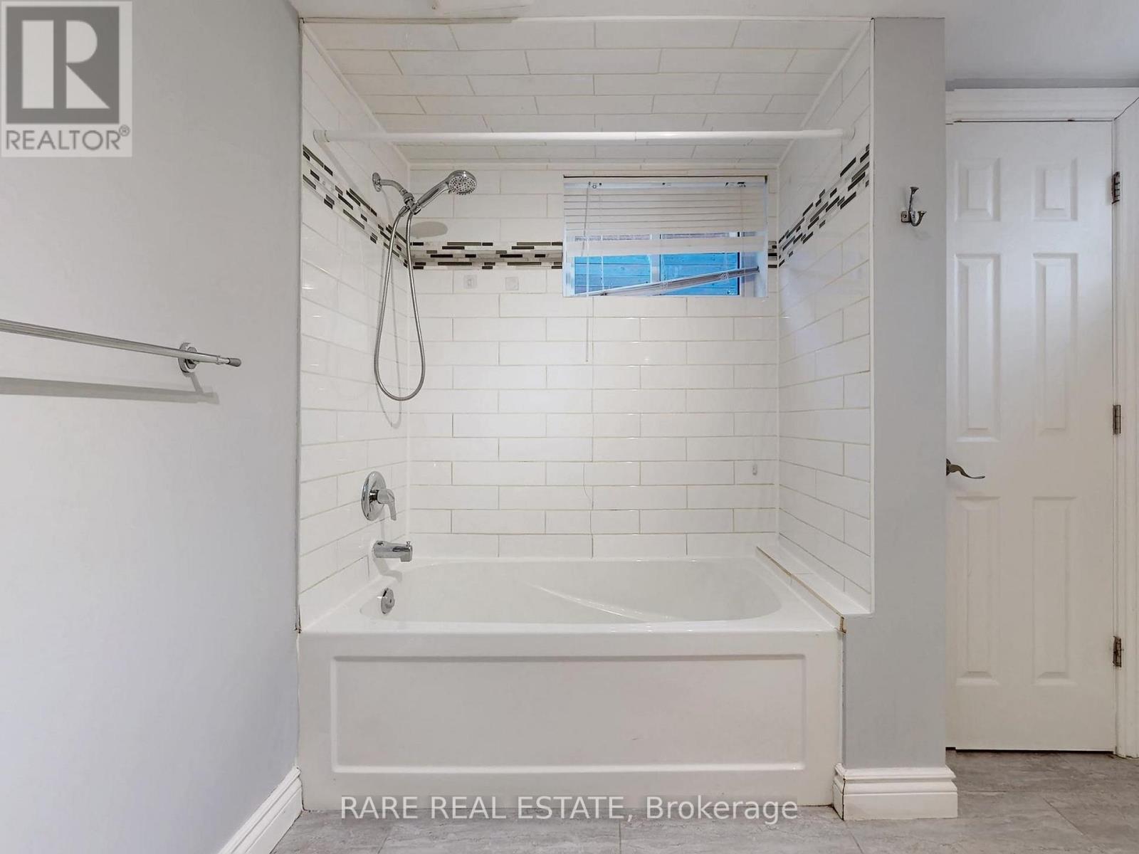 Lower - 359 East 42nd Street, Hamilton, Ontario  L8T 3A6 - Photo 24 - X12696764