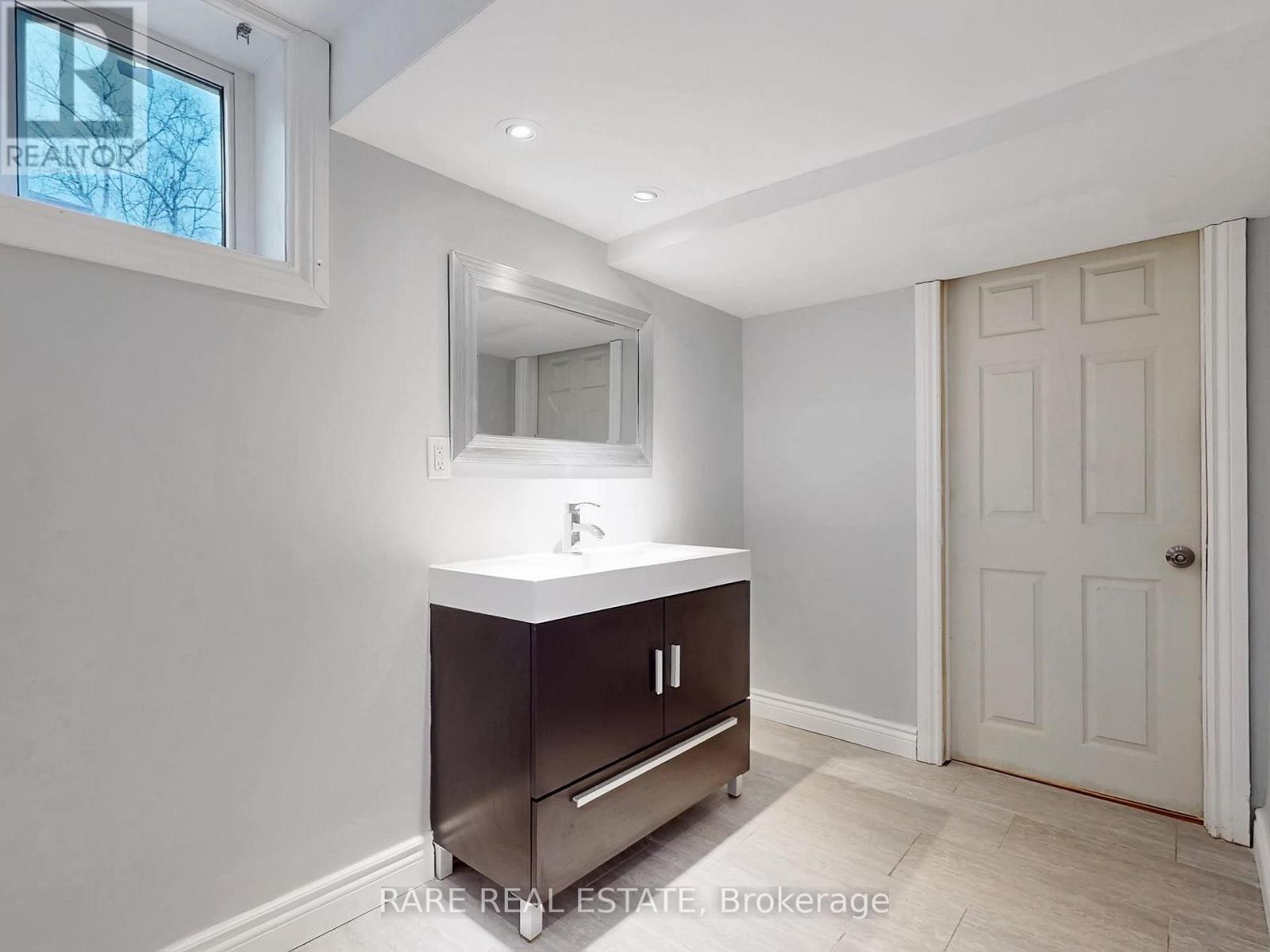 Lower - 359 East 42nd Street, Hamilton, Ontario  L8T 3A6 - Photo 25 - X12696764