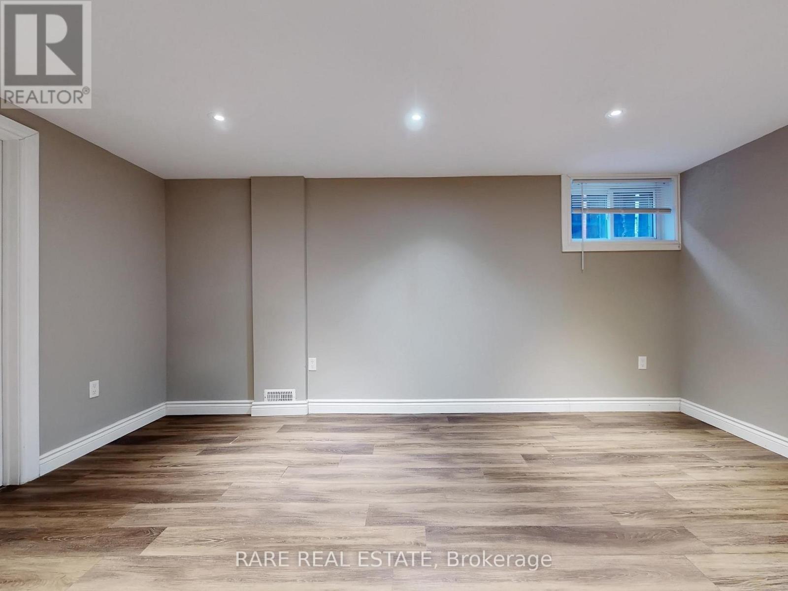 Lower - 359 East 42nd Street, Hamilton, Ontario  L8T 3A6 - Photo 7 - X12696764