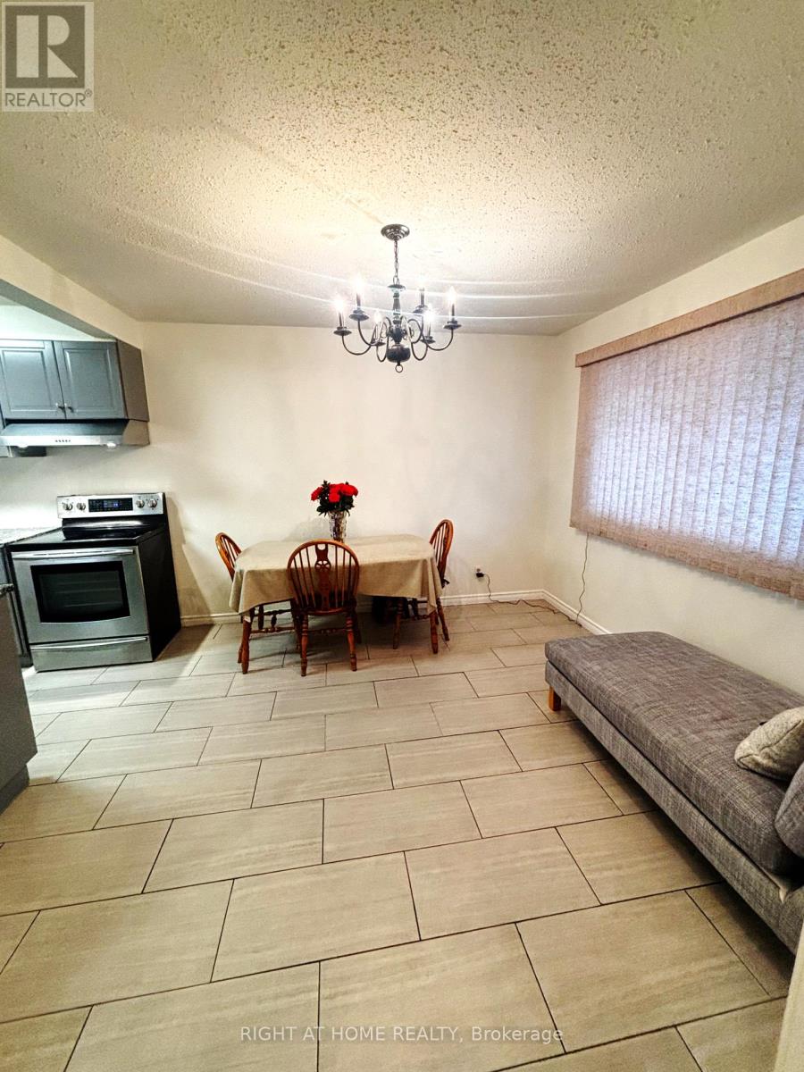 51 - 1213 Bowmount Street, Ottawa, Ontario  K1J 8T3 - Photo 3 - X12683954