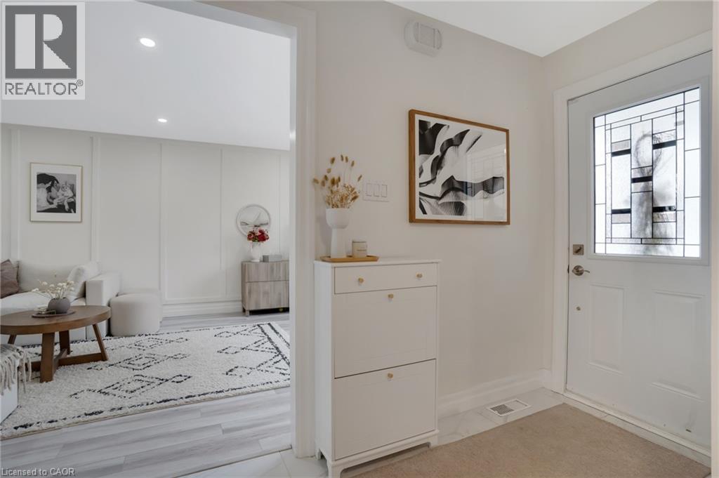 49 Wyandotte Court, Kitchener, Ontario  N2A 3H9 - Photo 4 - 40798451