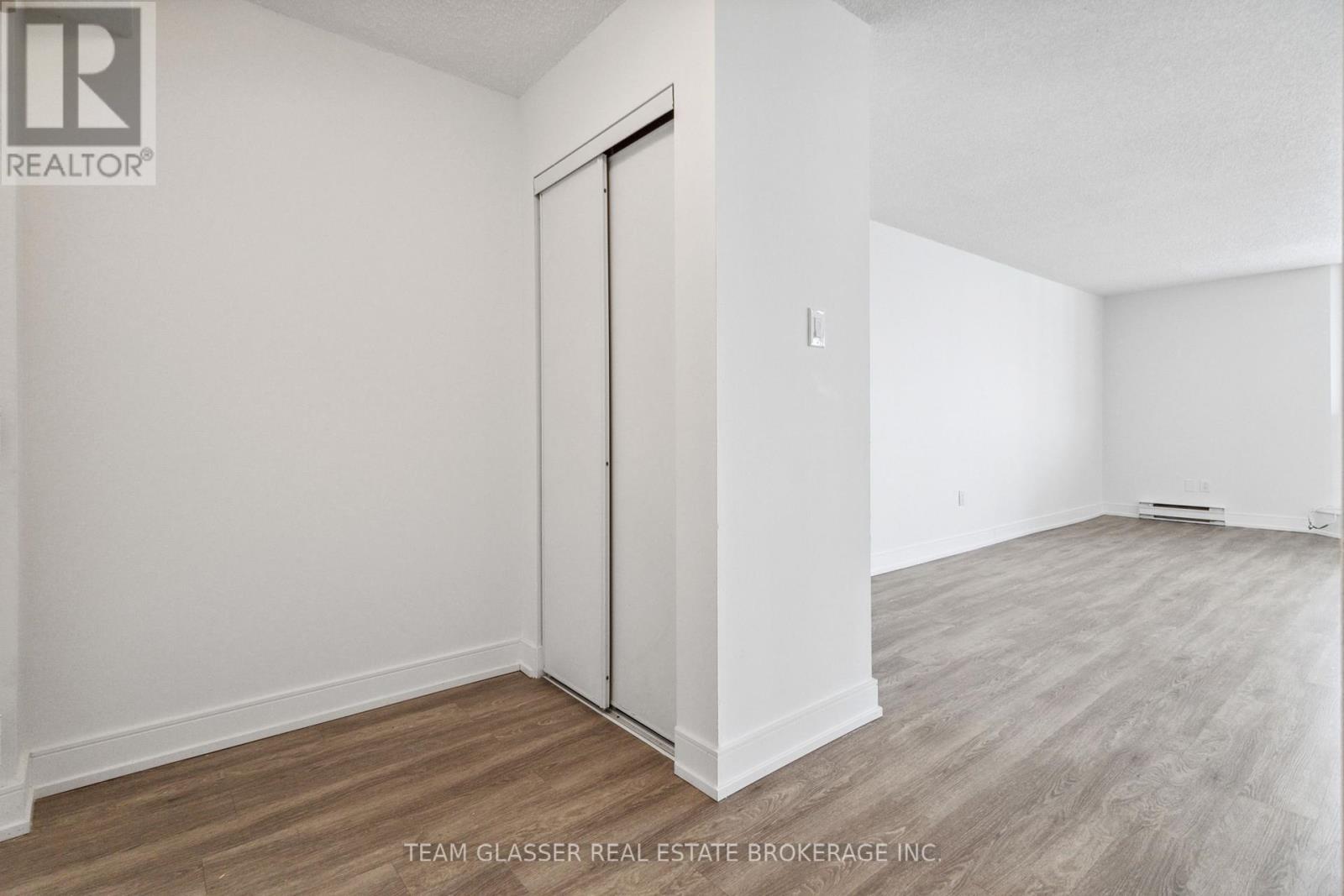 304 - 340 Colborne Street, London East, Ontario  N6B 3N1 - Photo 4 - X12696906