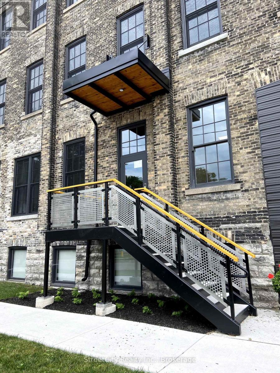 104 - 245 Downie Street, Stratford, Ontario N5A 1X5 - Photo 3 - X12394270