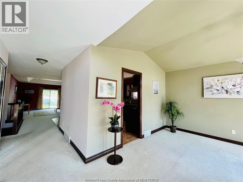 4906 Southwood Lakes, Windsor, Ontario  N9G 2T1 - Photo 5 - 26001144