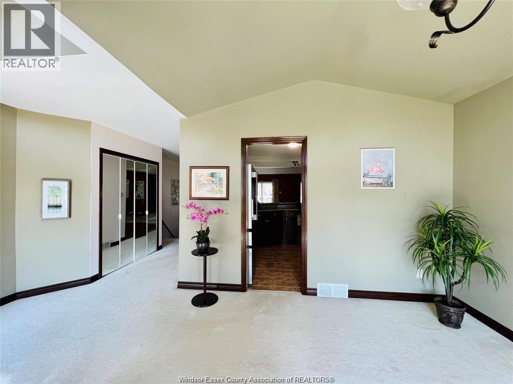 4906 Southwood Lakes, Windsor, Ontario  N9G 2T1 - Photo 6 - 26001144
