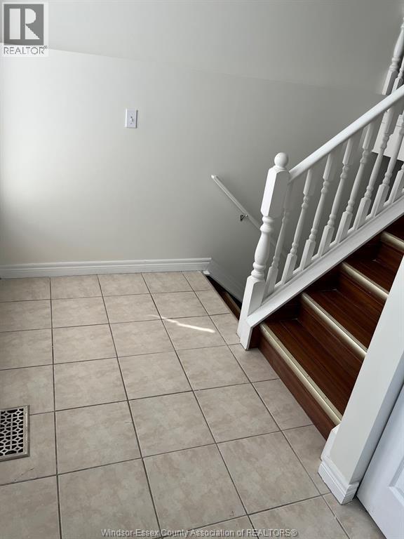 3726 Holburn, Windsor, Ontario  N9E 4S9 - Photo 3 - 26001142