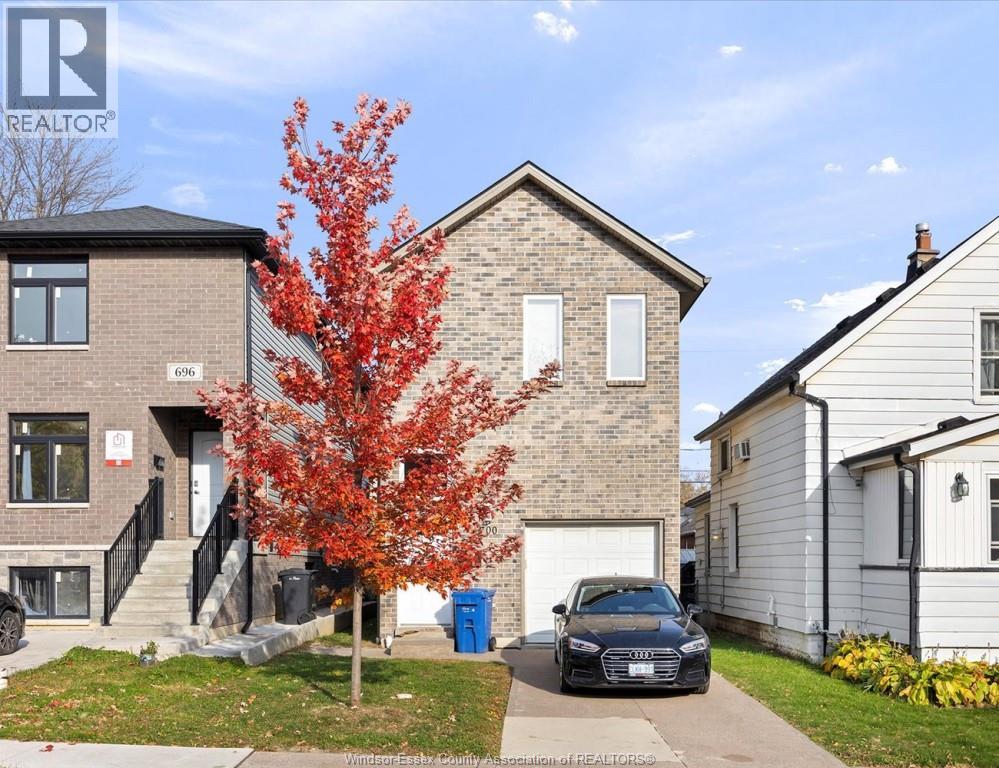 700 Bridge Avenue, Windsor, Ontario  N9B 2M6 - Photo 3 - 26001132