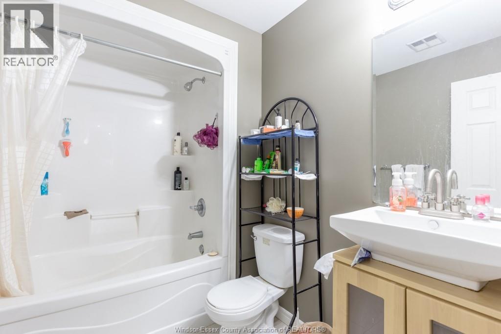 700 Bridge Avenue, Windsor, Ontario  N9B 2M6 - Photo 8 - 26001132