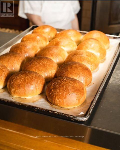 92 Ossington Avenue, Toronto, Ontario  M6J 2Z4 - Photo 9 - C12696820