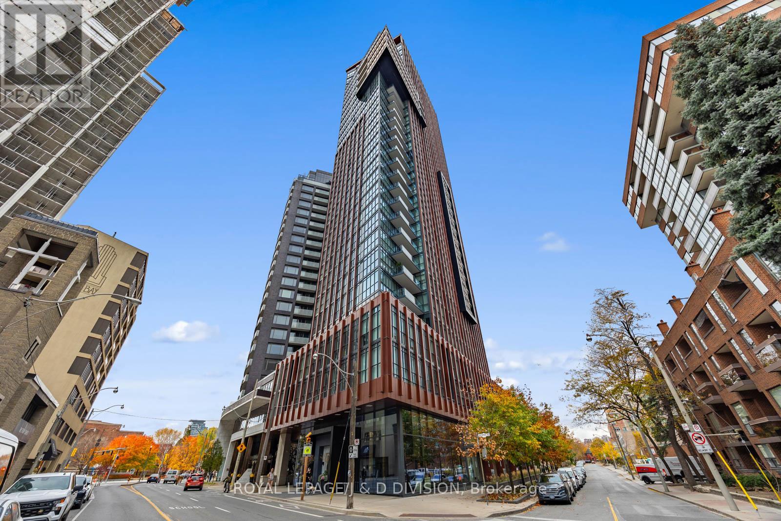 2702 - 32 Davenport Road, Toronto, Ontario  M5R 0B5 - Photo 1 - C12696914