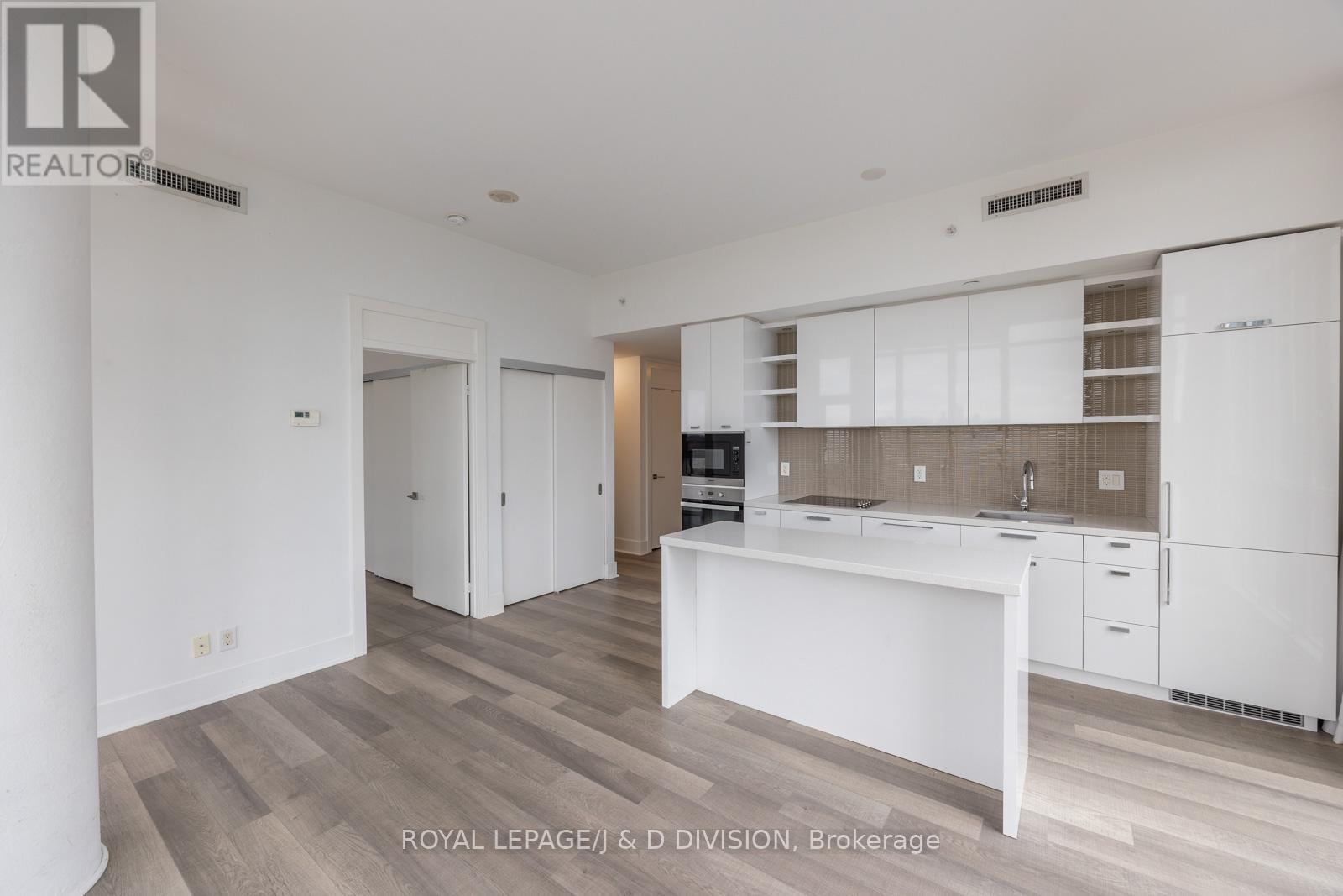 2702 - 32 Davenport Road, Toronto, Ontario  M5R 0B5 - Photo 10 - C12696914