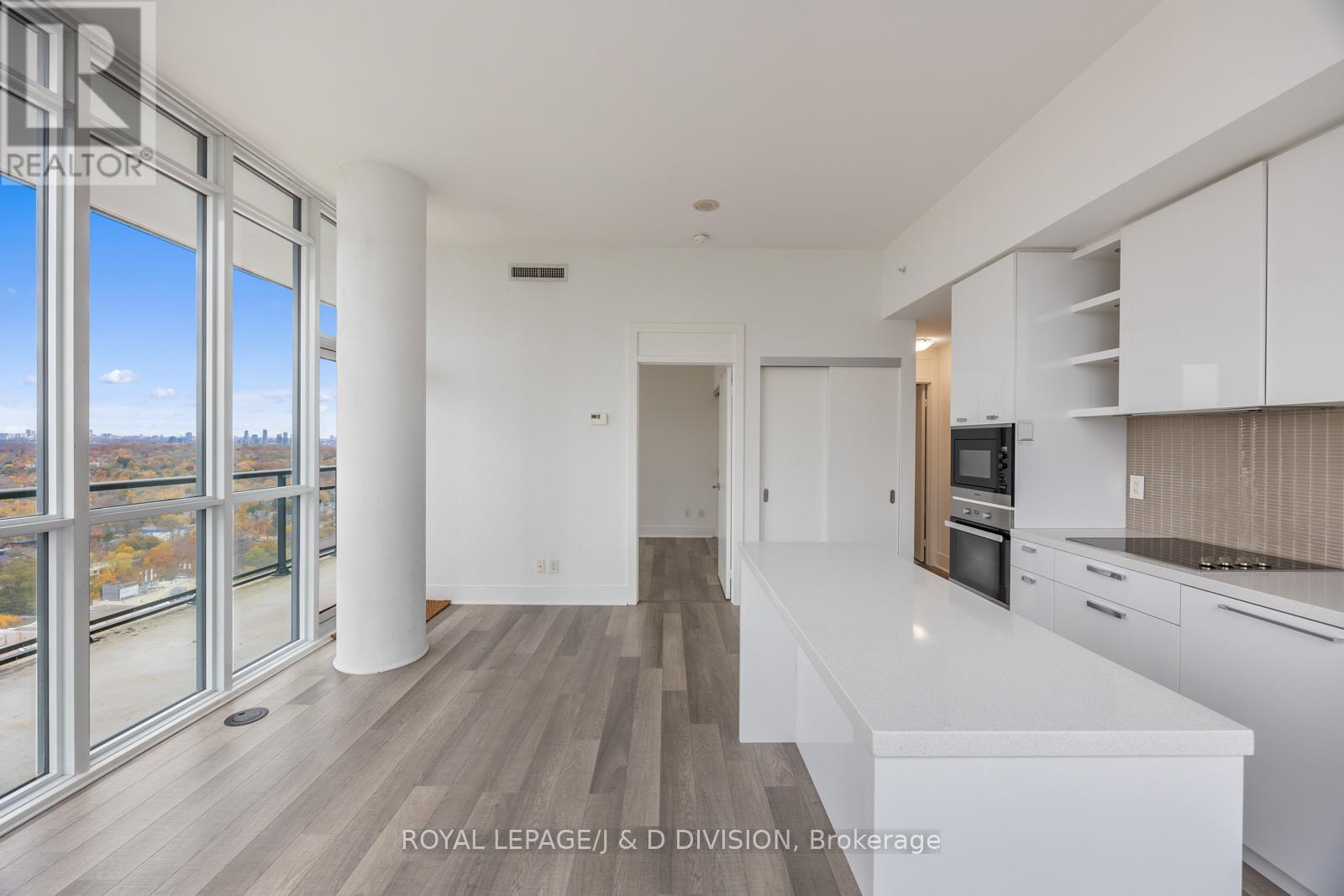 2702 - 32 Davenport Road, Toronto, Ontario  M5R 0B5 - Photo 13 - C12696914