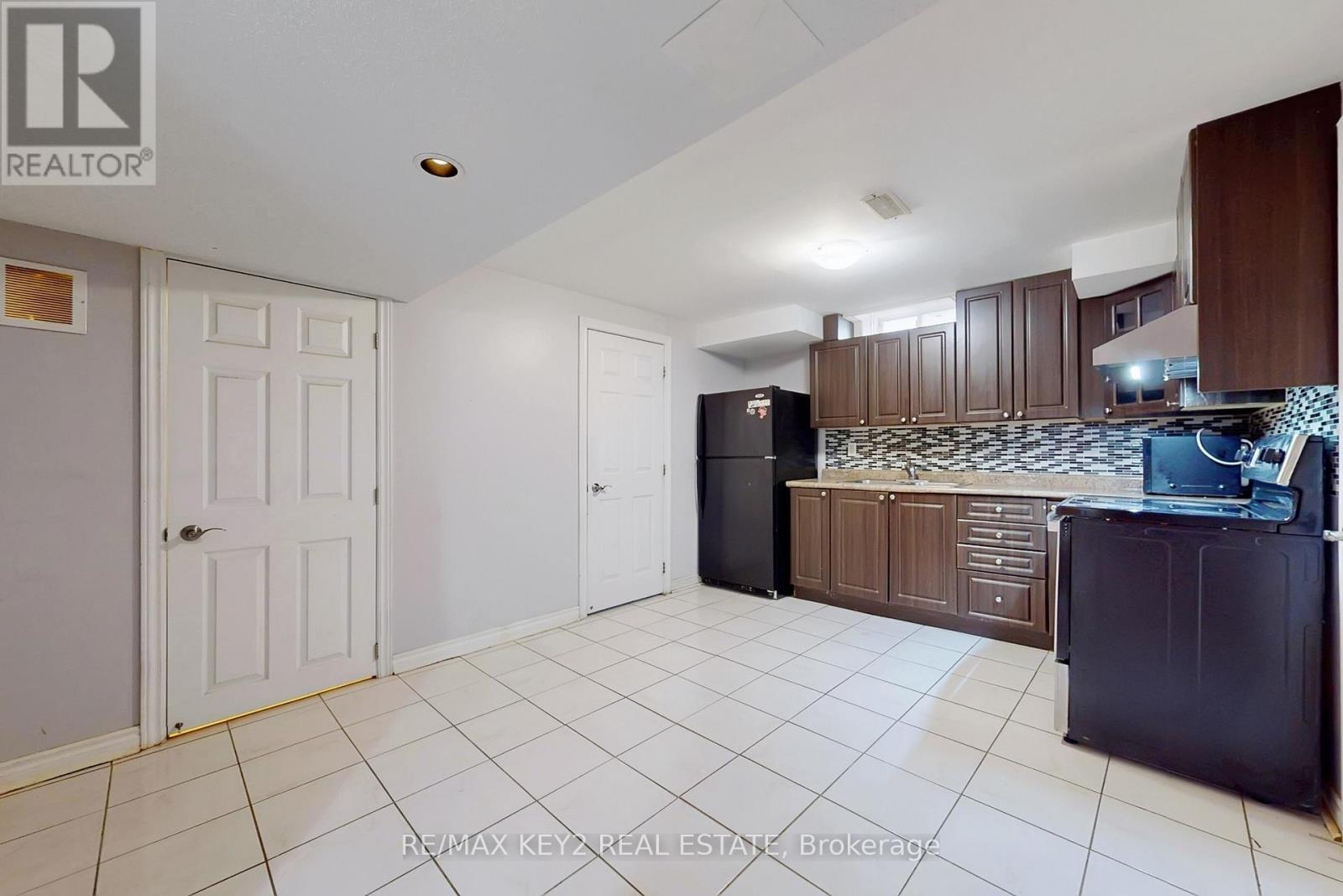 Bsmt - 58 Hummingbird Drive, Toronto, Ontario  M1X 1Y2 - Photo 7 - E12696866