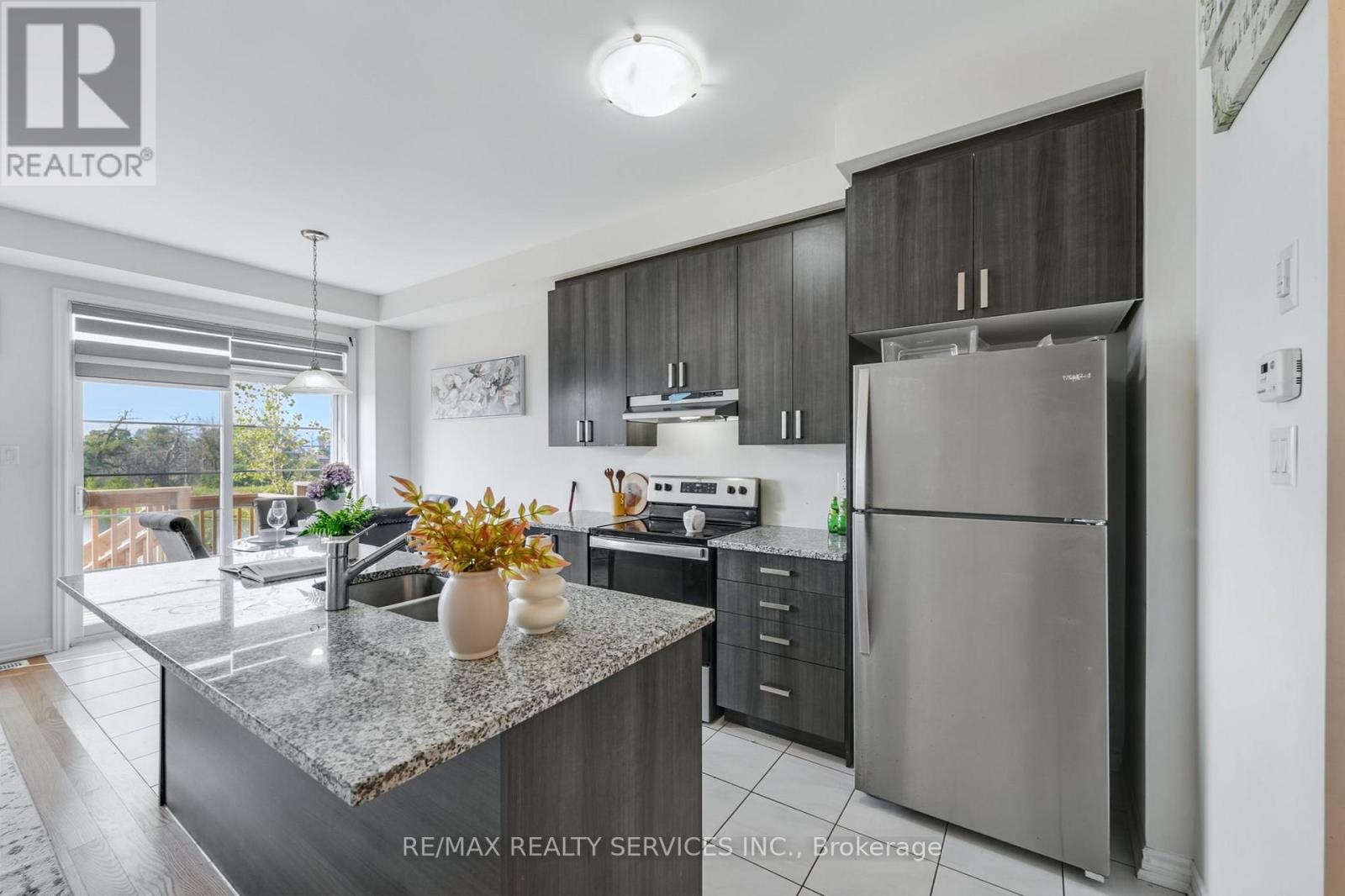 49 Bayardo Drive, Oshawa, Ontario  L1L 0V2 - Photo 10 - E12696896