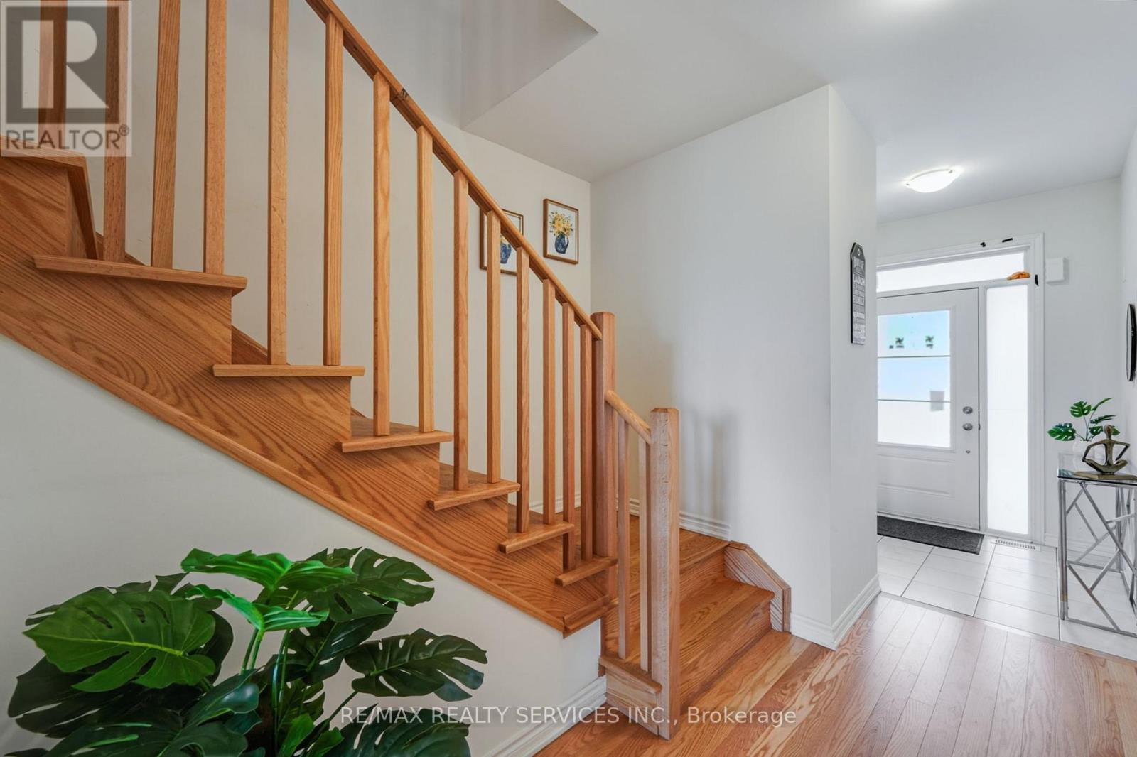 49 Bayardo Drive, Oshawa, Ontario  L1L 0V2 - Photo 6 - E12696896