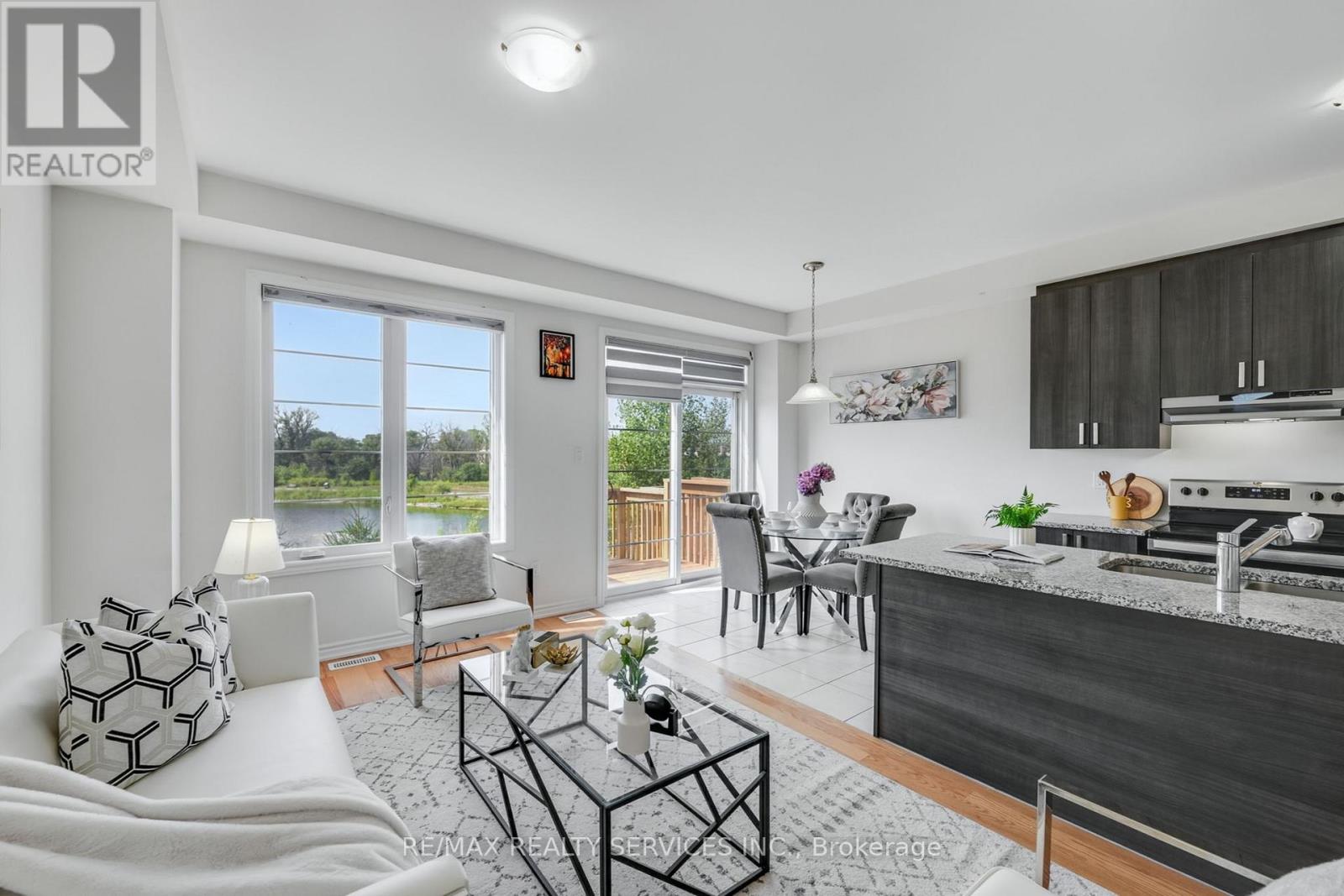 49 Bayardo Drive, Oshawa, Ontario  L1L 0V2 - Photo 7 - E12696896