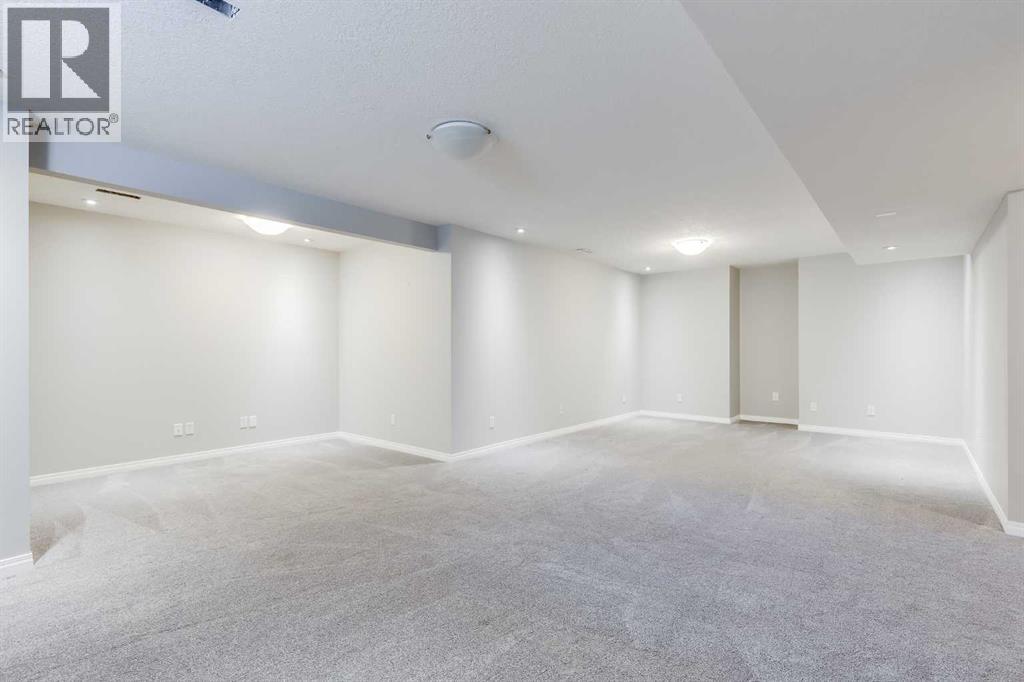 208 Fairways Bay Nw, Airdrie, Alberta  T4B 2P5 - Photo 32 - A2268218