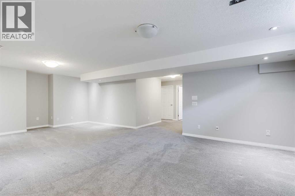 208 Fairways Bay Nw, Airdrie, Alberta  T4B 2P5 - Photo 33 - A2268218