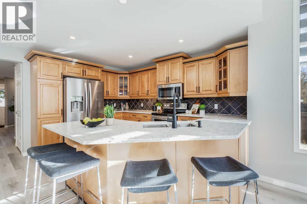 208 Fairways Bay Nw, Airdrie, Alberta  T4B 2P5 - Photo 14 - A2268218