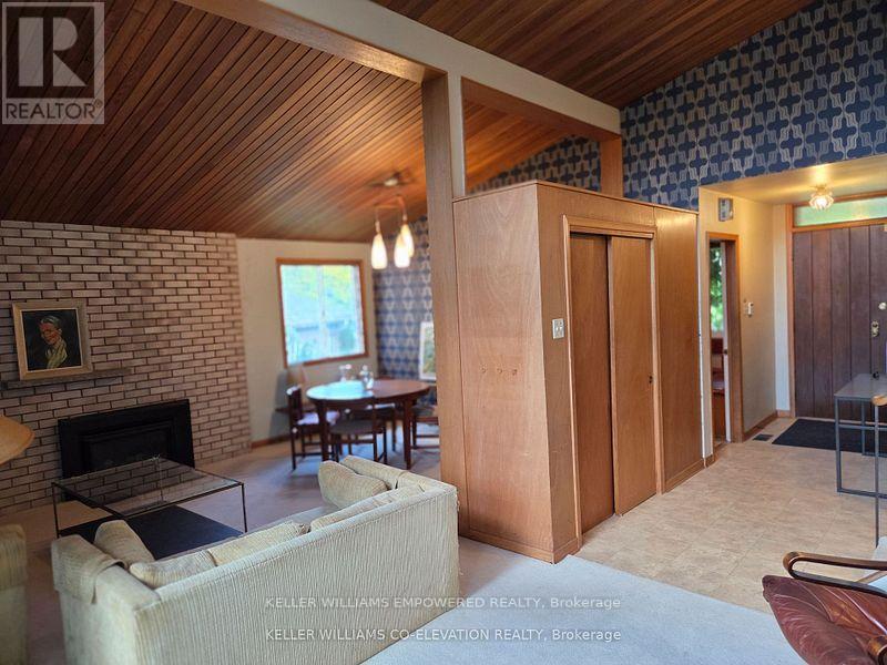 36 Danville Drive, Toronto, Ontario  M2P 1J1 - Photo 9 - C12689334