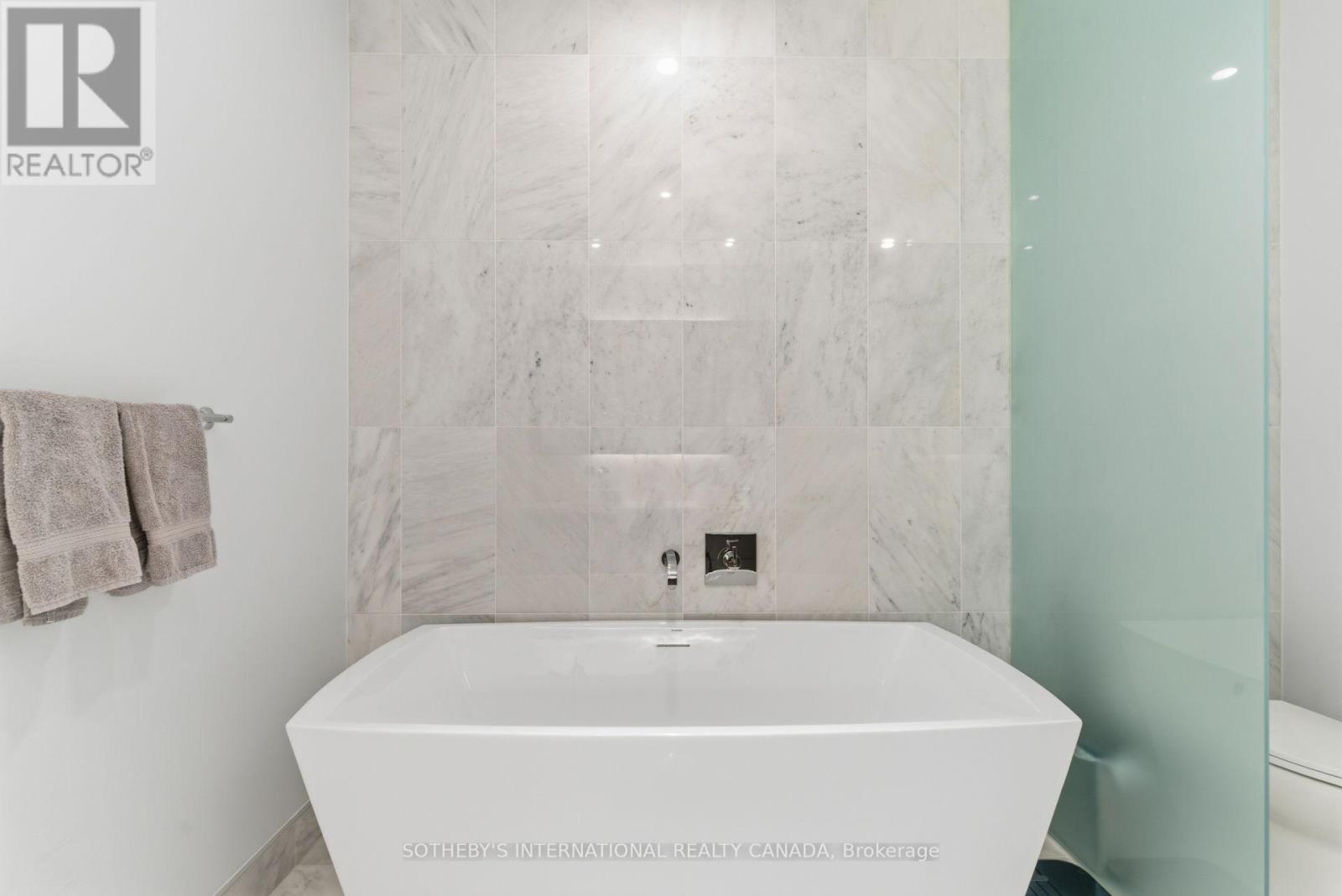 702 - 455 Wellington Street W, Toronto, Ontario  M5V 0V8 - Photo 24 - C12696060