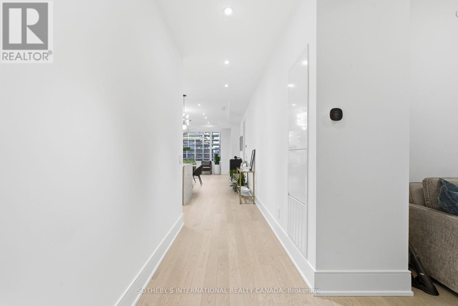 702 - 455 Wellington Street W, Toronto, Ontario  M5V 0V8 - Photo 4 - C12696060