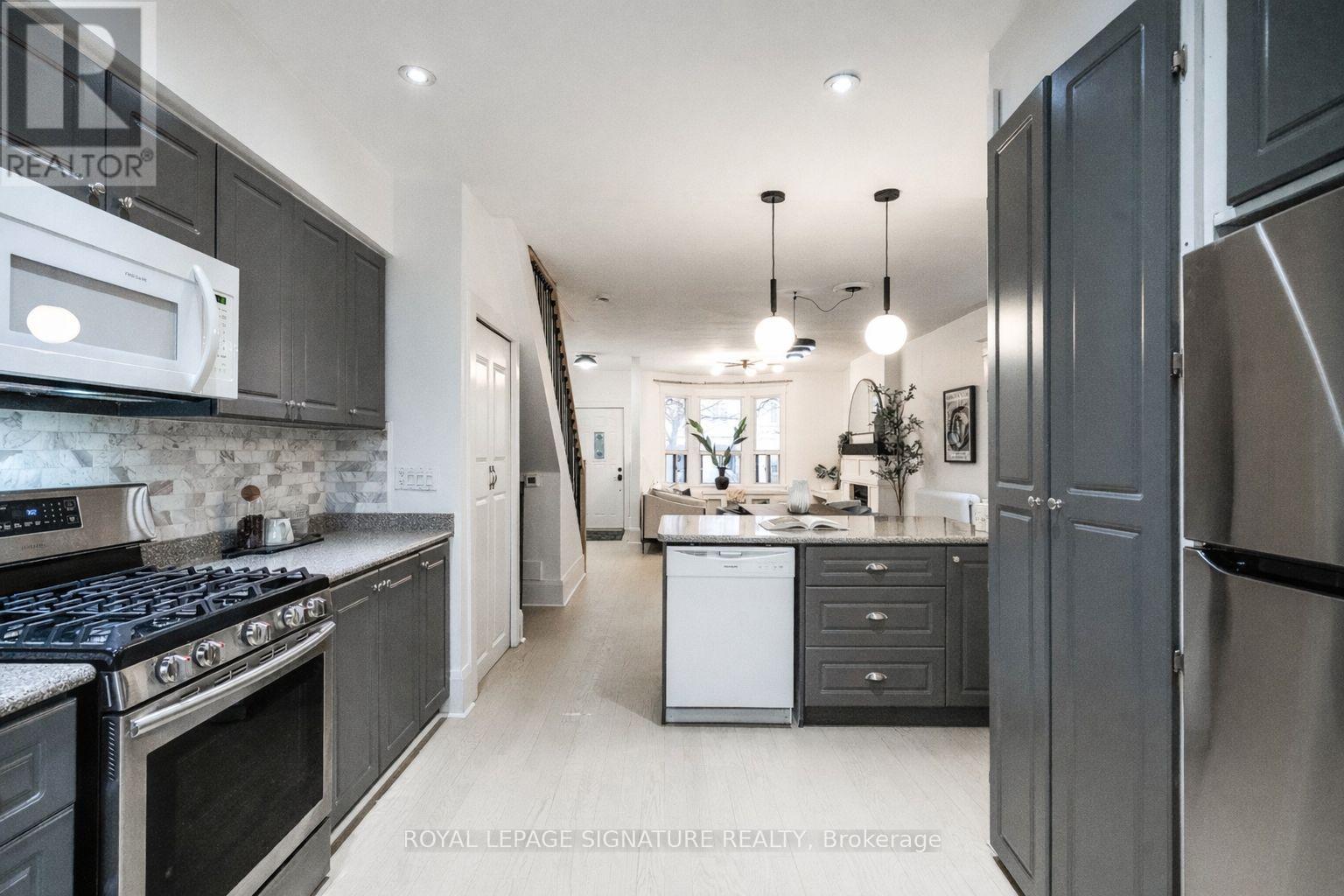 216 Parkmount Road, Toronto, Ontario  M4J 4V6 - Photo 11 - E12695560