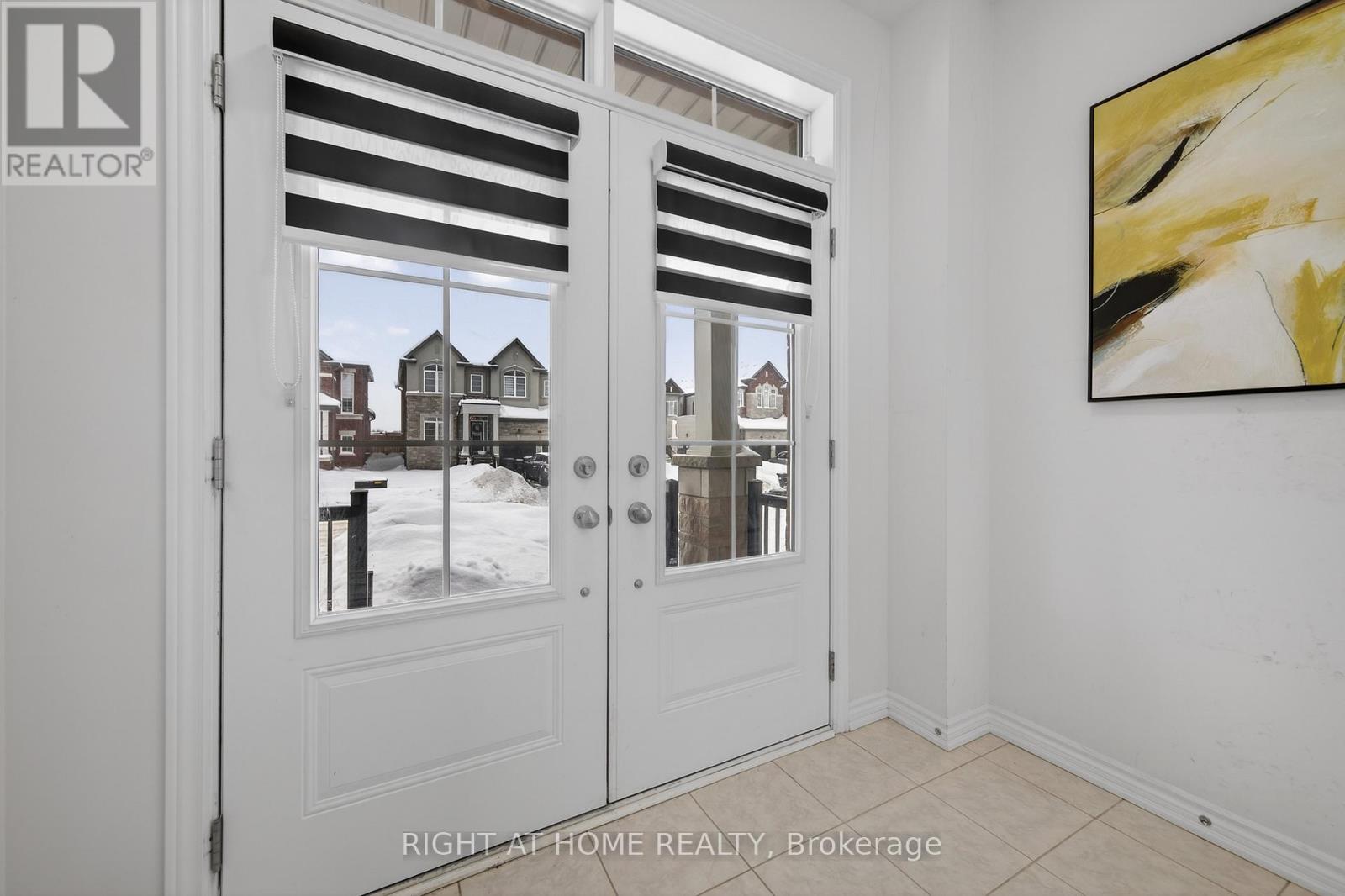 1218 Corby Way, Innisfil, Ontario  L9S 0R1 - Photo 4 - N12696880