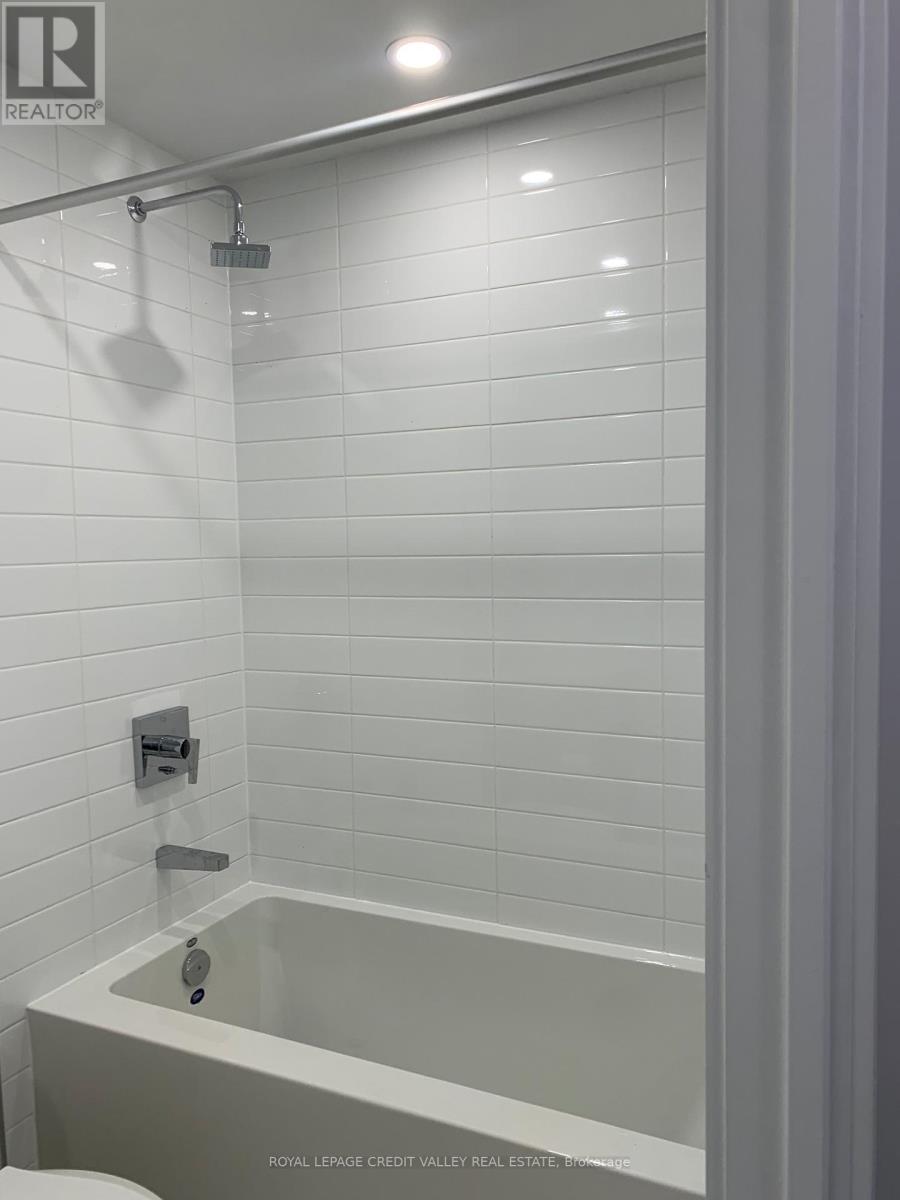 1203 - 430 Square One Drive, Mississauga, Ontario  L5B 0R7 - Photo 32 - W12696908