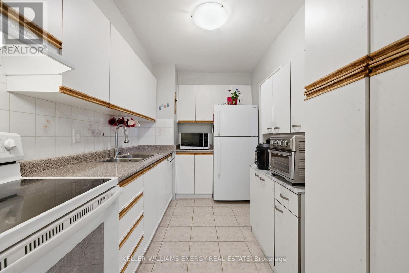 1514 - 1 Massey Square, Toronto, Ontario  M4C 5L4 - Photo 12 - E12697016