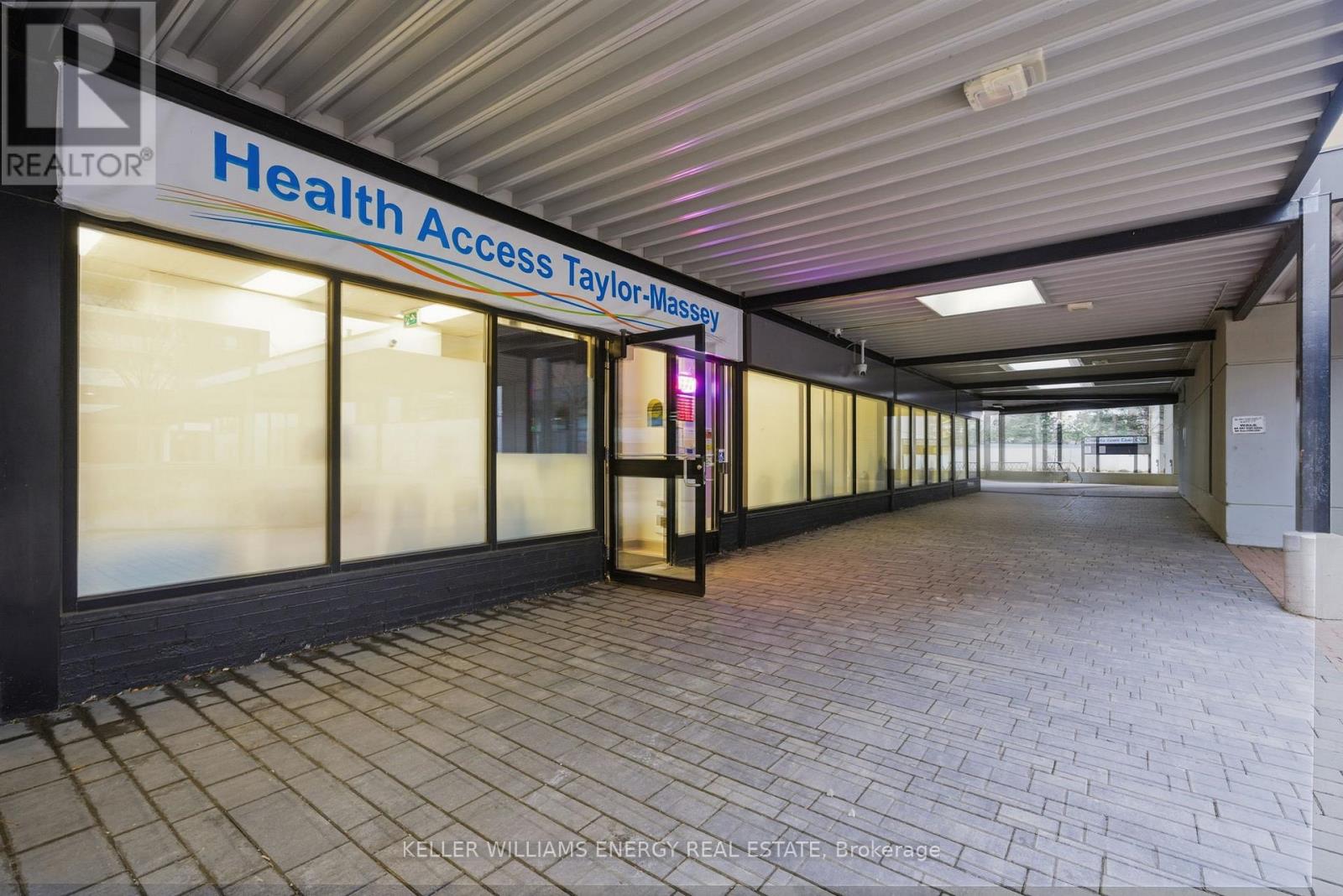 1514 - 1 Massey Square, Toronto, Ontario  M4C 5L4 - Photo 37 - E12697016