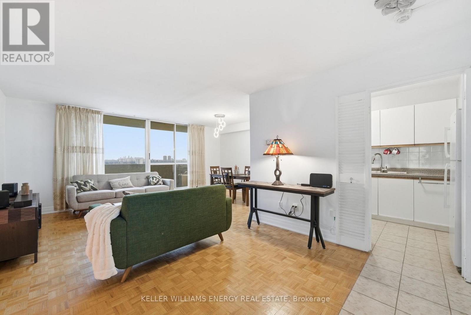 1514 - 1 Massey Square, Toronto, Ontario  M4C 5L4 - Photo 6 - E12697016