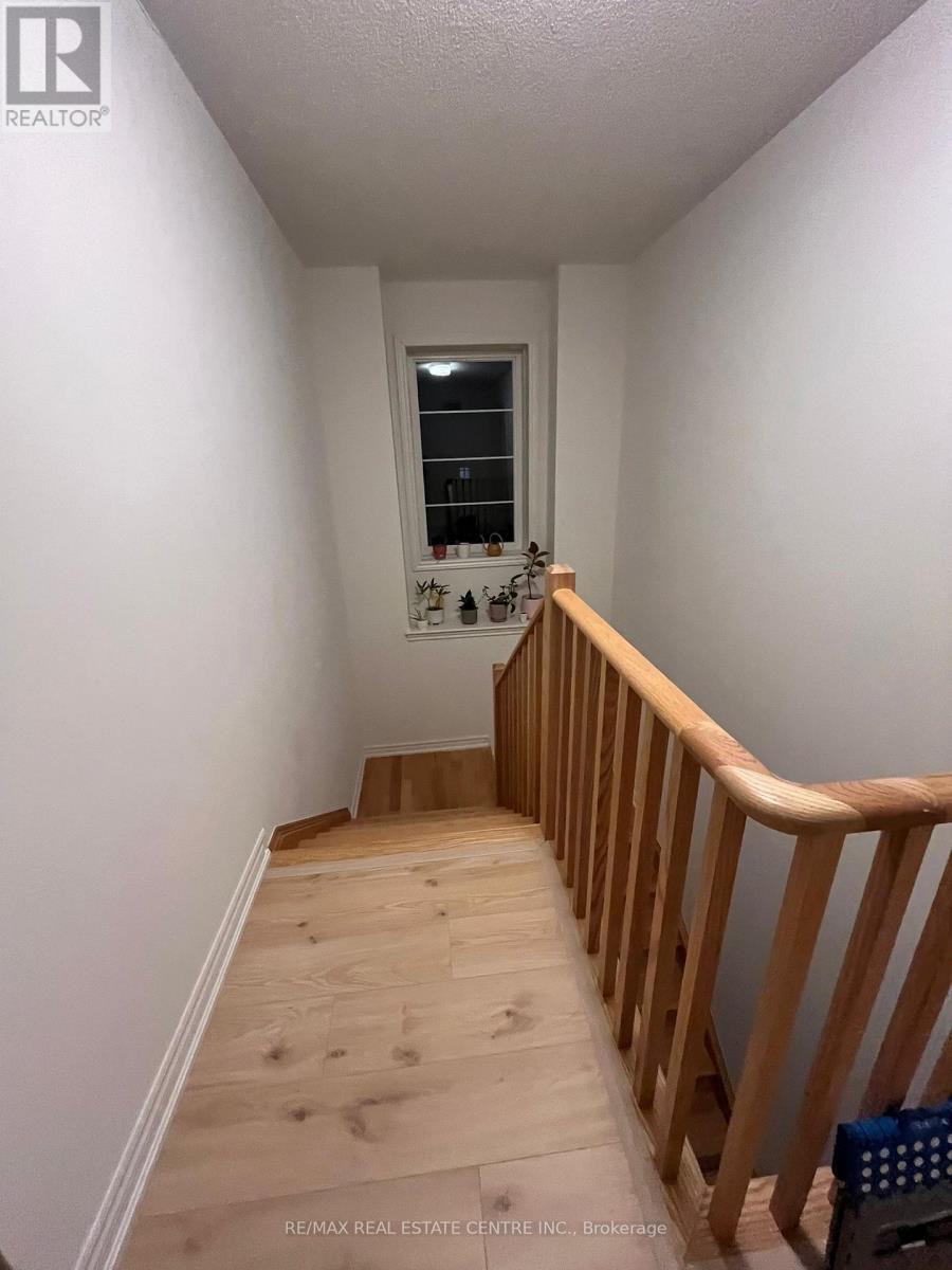 1061 Trailsview Avenue, Cobourg, Ontario  K9A 4J5 - Photo 11 - X12696810