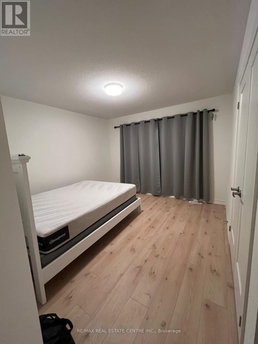 1061 Trailsview Avenue, Cobourg, Ontario  K9A 4J5 - Photo 12 - X12696810