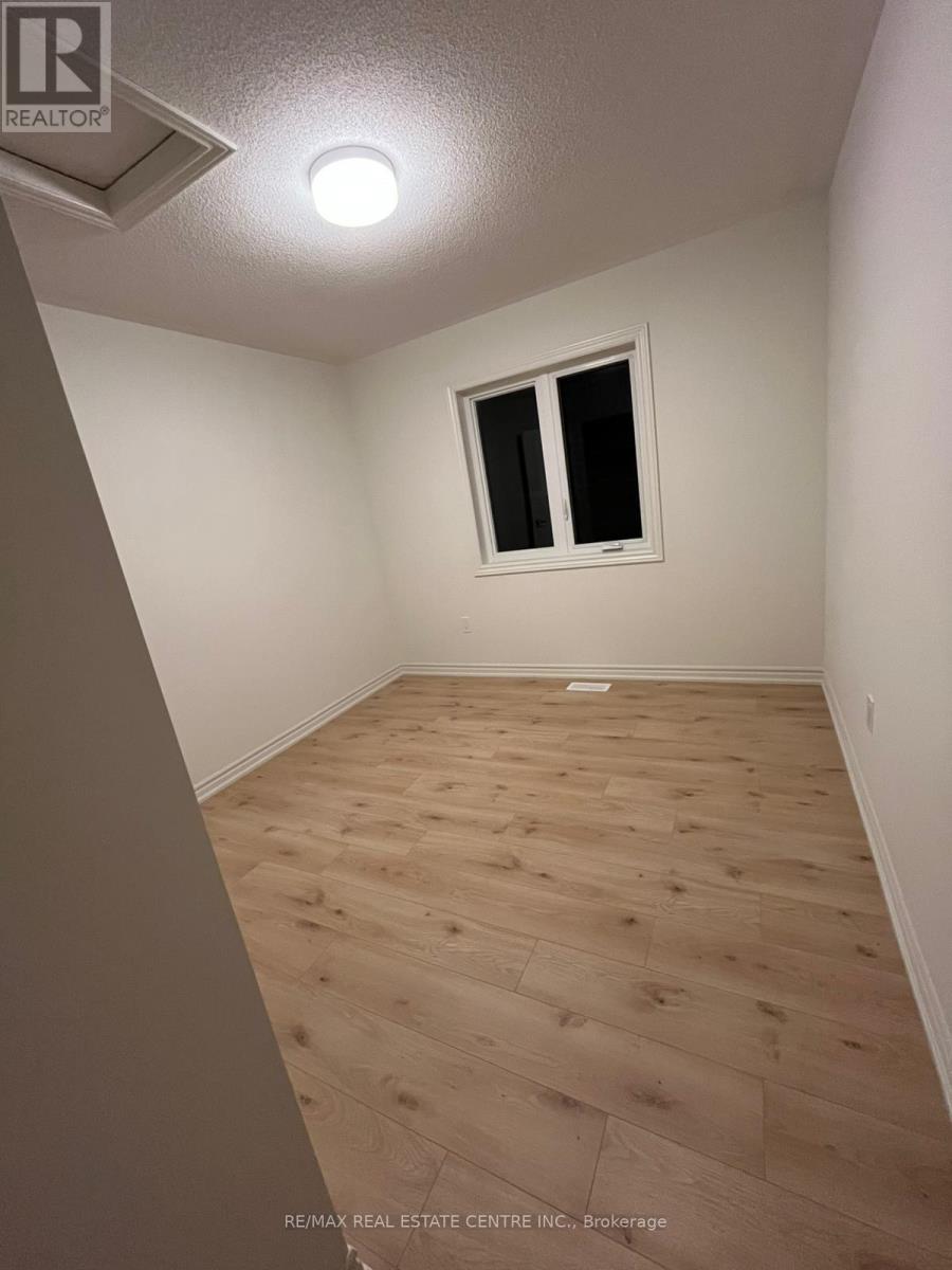 1061 Trailsview Avenue, Cobourg, Ontario  K9A 4J5 - Photo 3 - X12696810