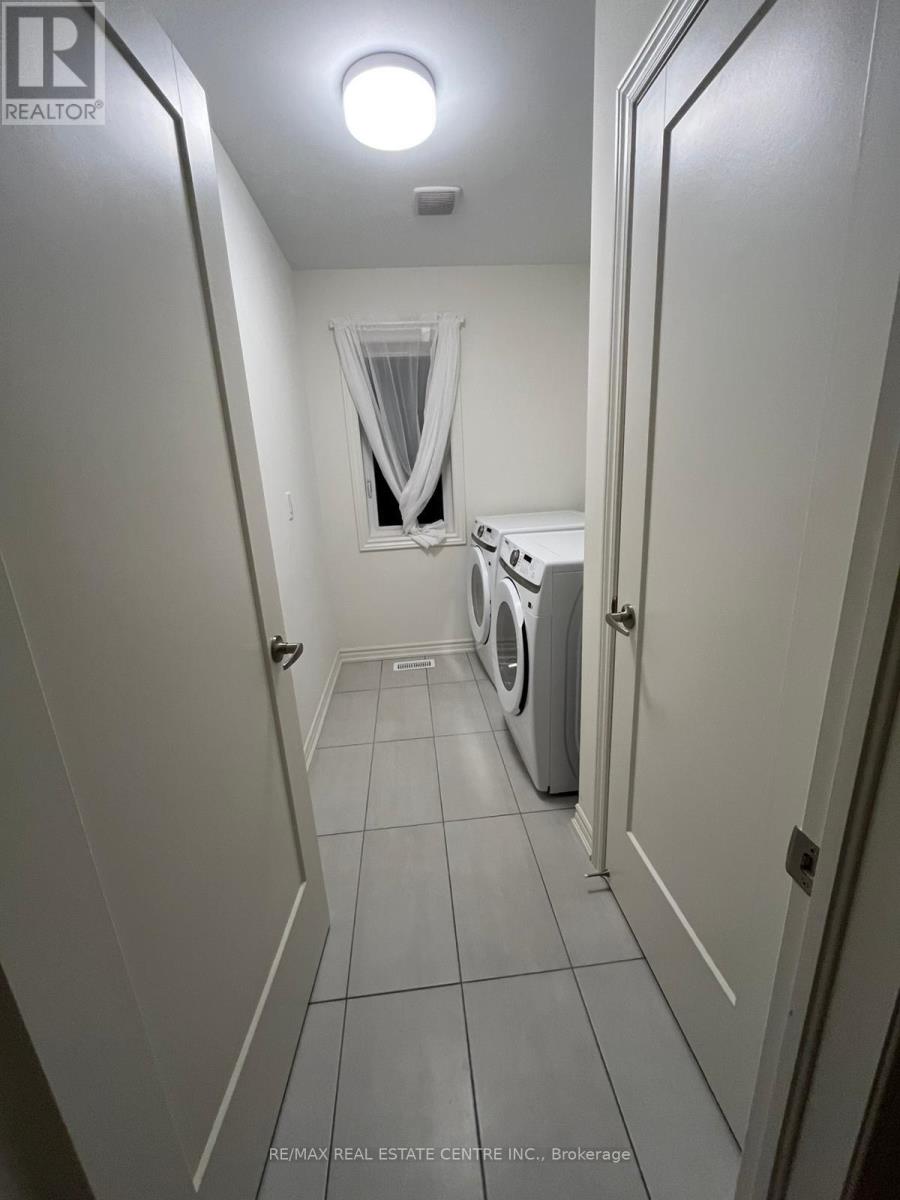 1061 Trailsview Avenue, Cobourg, Ontario  K9A 4J5 - Photo 7 - X12696810