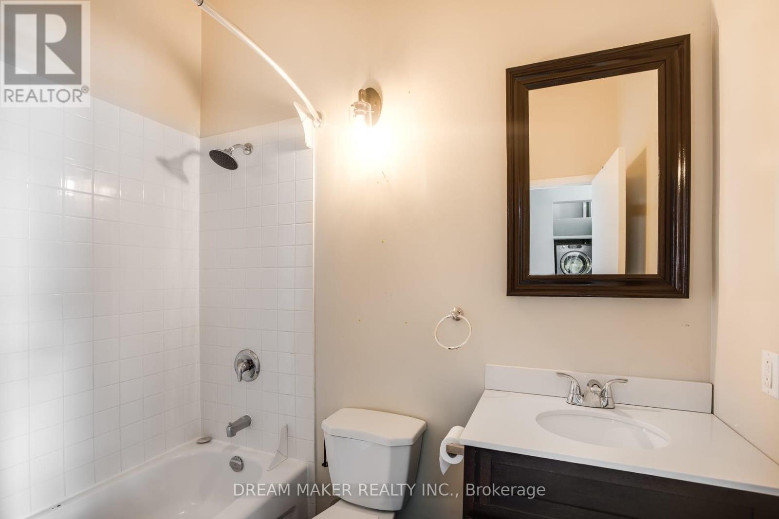 11 Rebecca Street, Hamilton, Ontario  L8R 3H7 - Photo 8 - X12696840