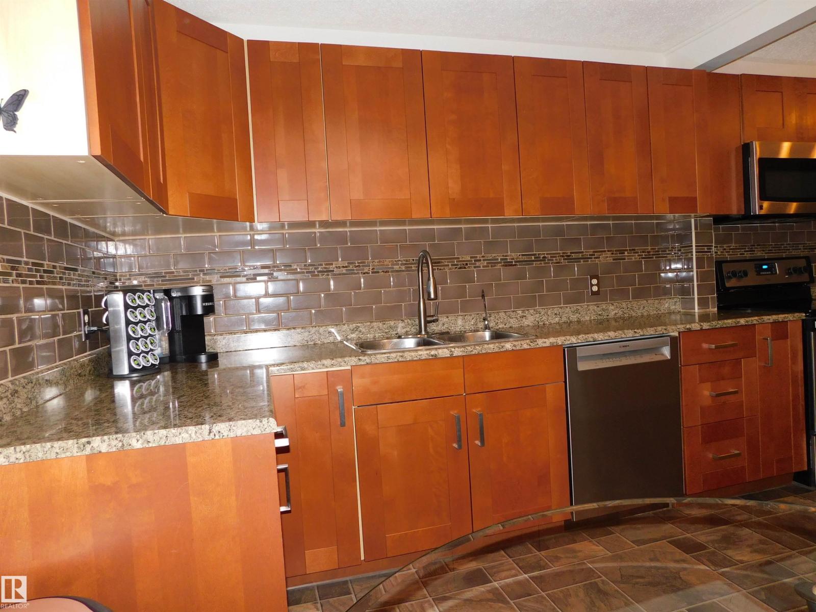 104 Greenfield Es, St. Albert, Alberta T8N 2G2 - Photo 8 - E4466832