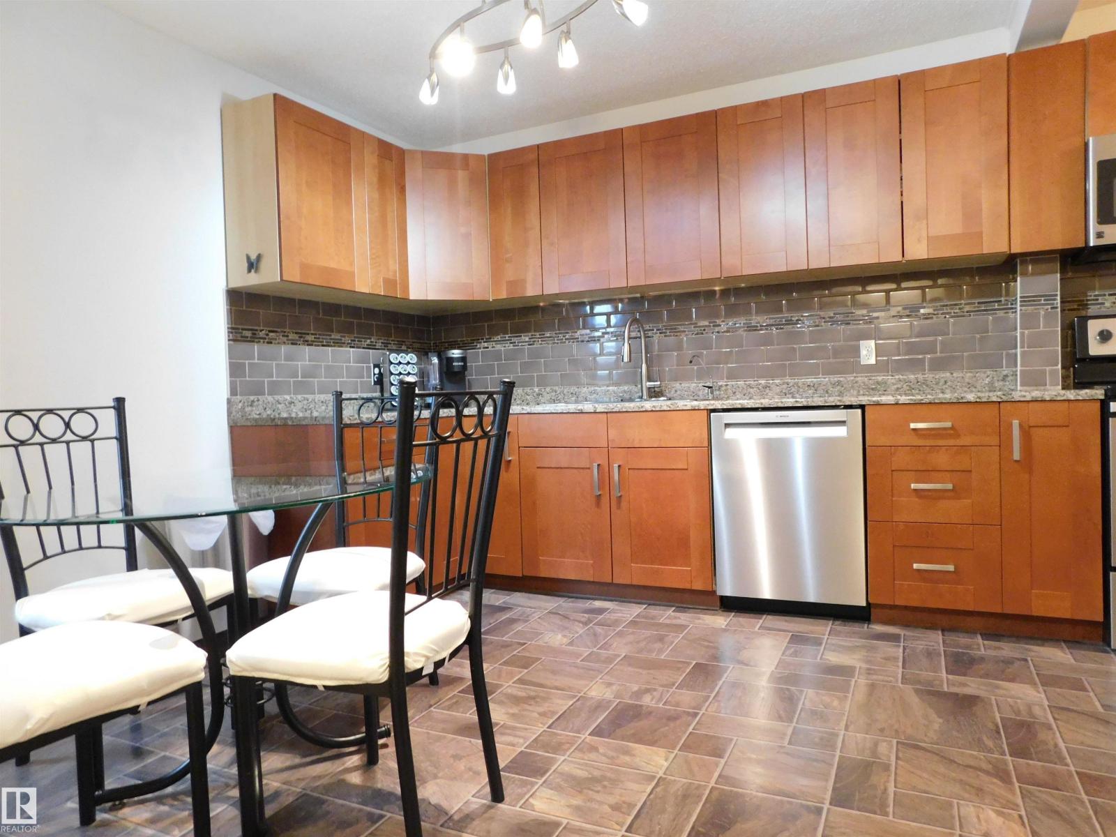 104 Greenfield Es, St. Albert, Alberta T8N 2G2 - Photo 9 - E4466832