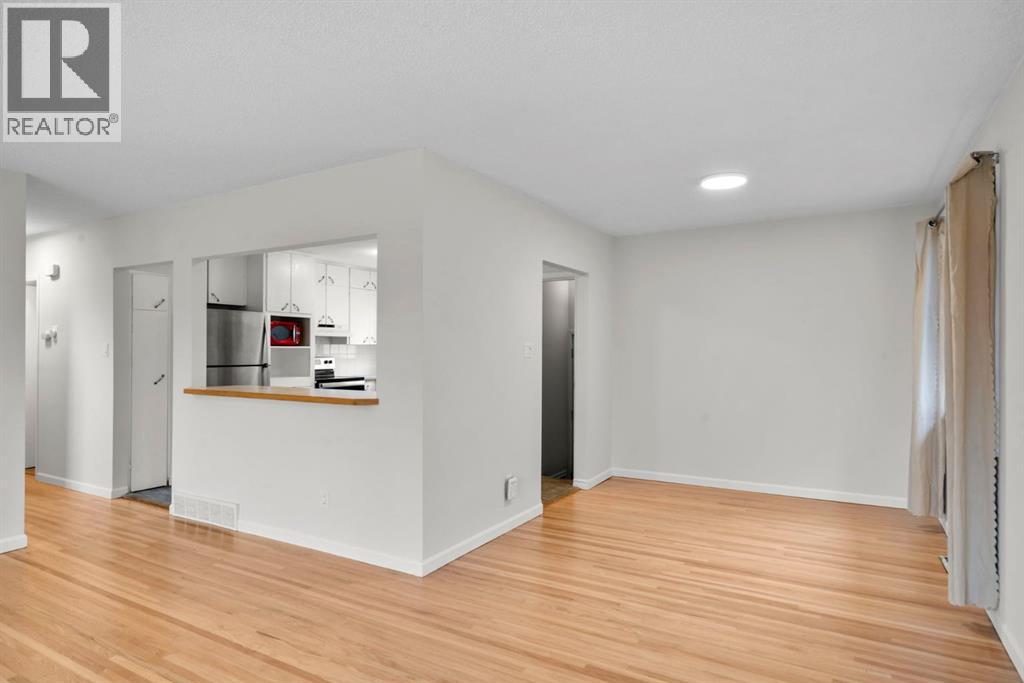 10631 Elbow Drive Sw, Calgary, Alberta  T2W 1G3 - Photo 6 - A2270130