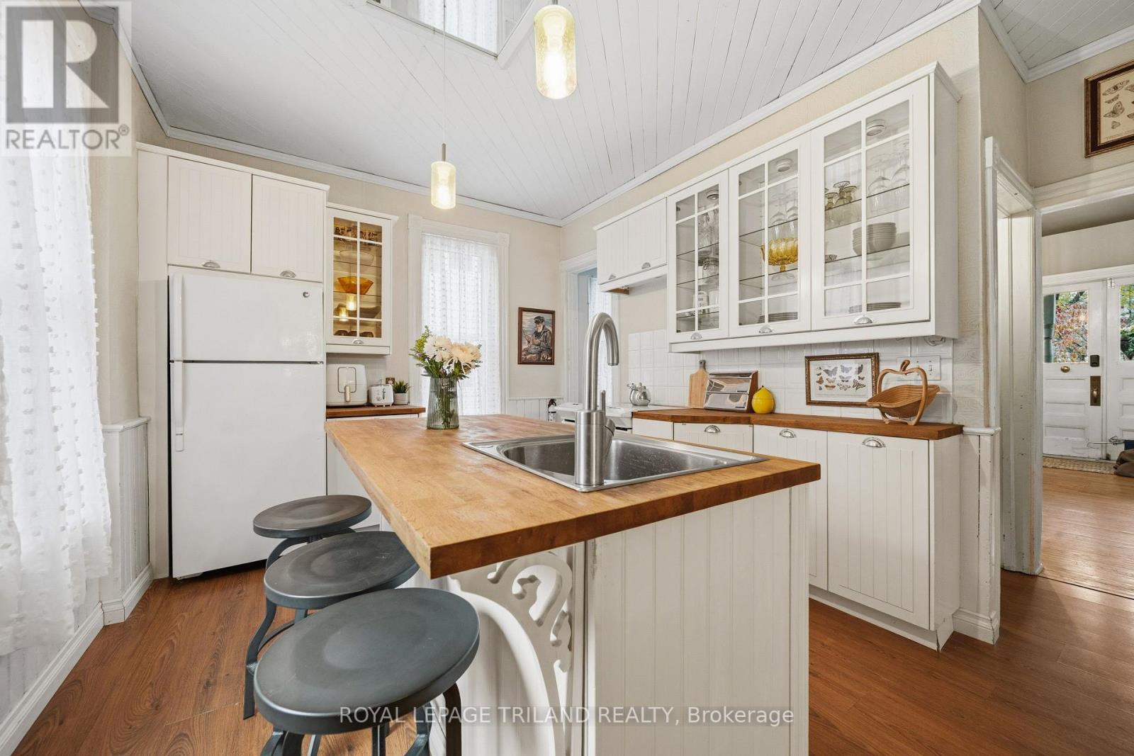 34 Gladstone Avenue, St. Thomas, Ontario  N5R 2L4 - Photo 11 - X12696950