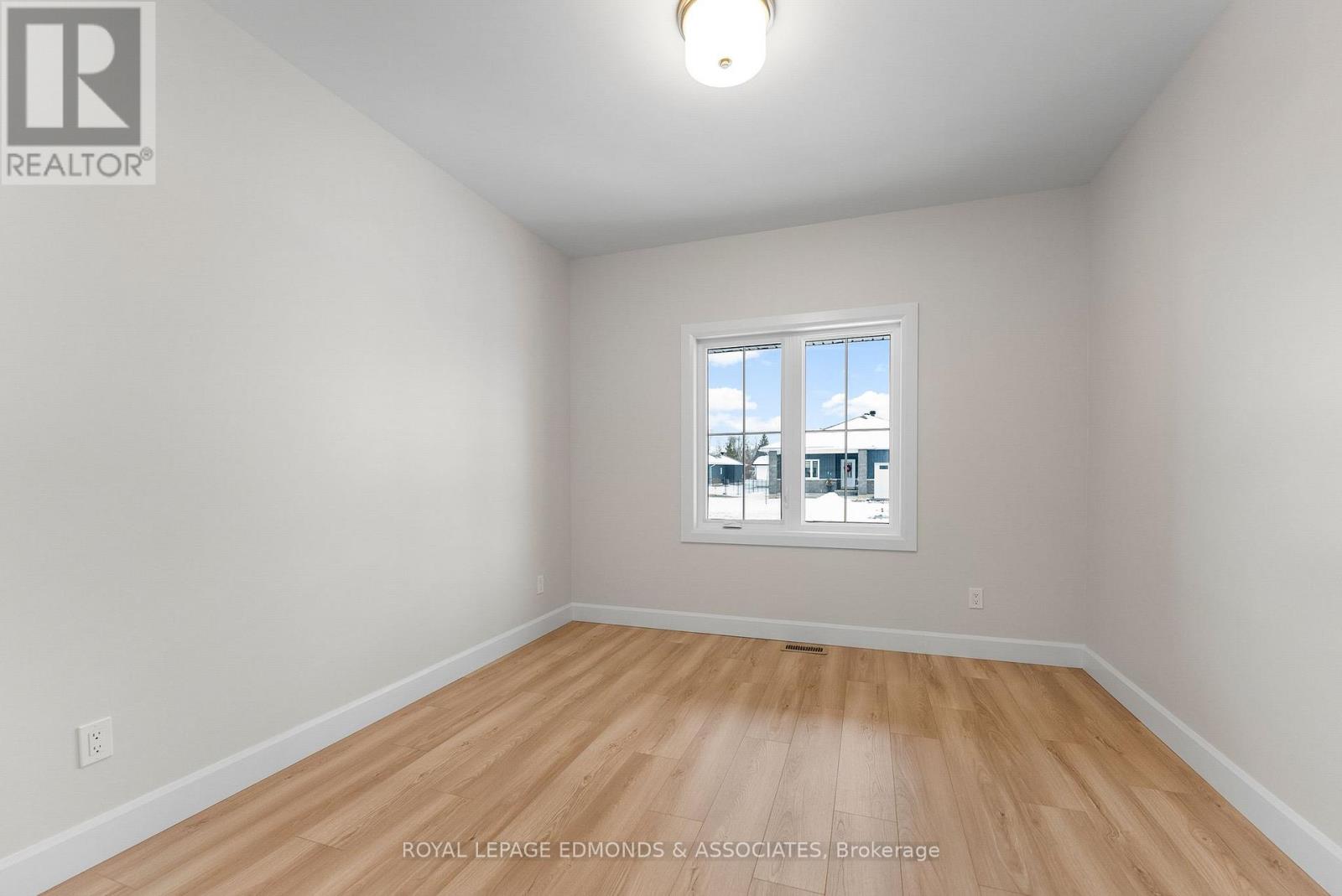 22 Bamagillia Street, Whitewater Region, Ontario  K0J 1K0 - Photo 18 - X12697052