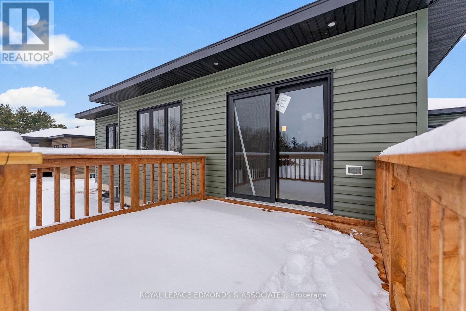 22 Bamagillia Street, Whitewater Region, Ontario  K0J 1K0 - Photo 30 - X12697052