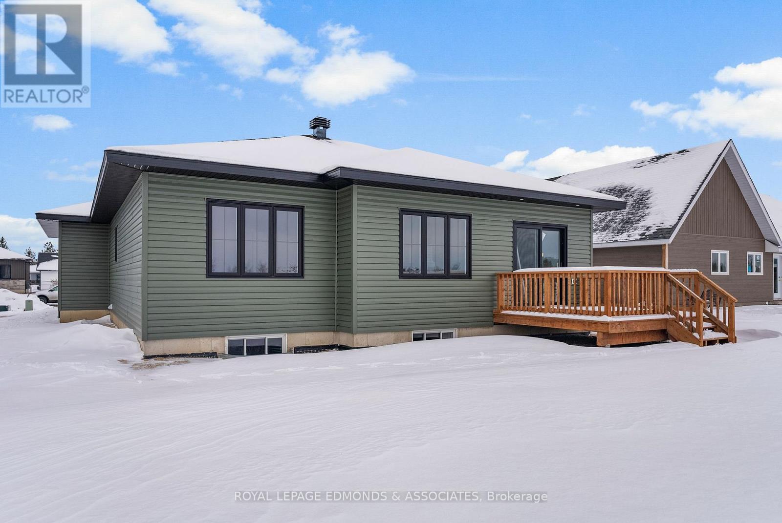 22 Bamagillia Street, Whitewater Region, Ontario  K0J 1K0 - Photo 35 - X12697052