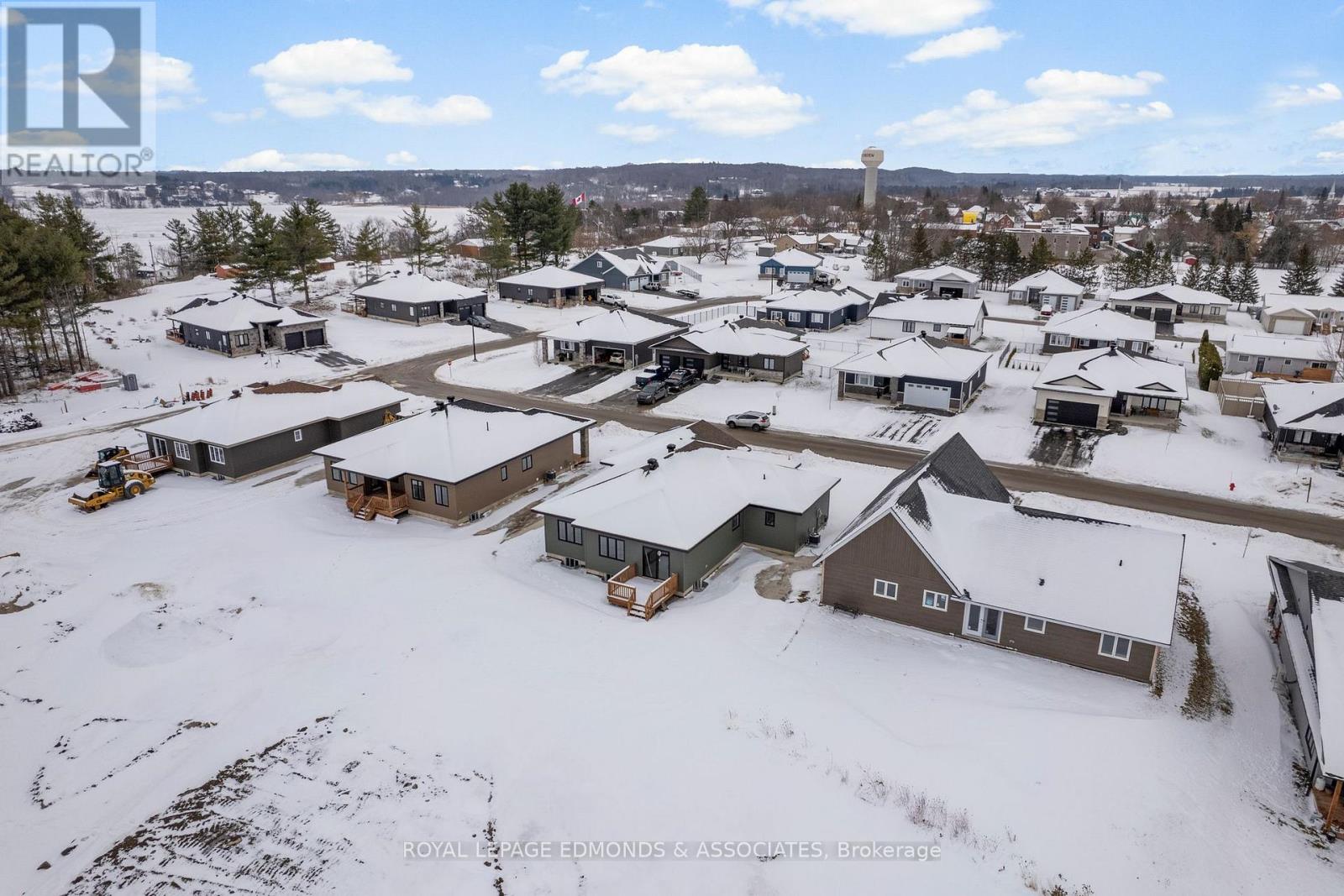 22 Bamagillia Street, Whitewater Region, Ontario  K0J 1K0 - Photo 39 - X12697052