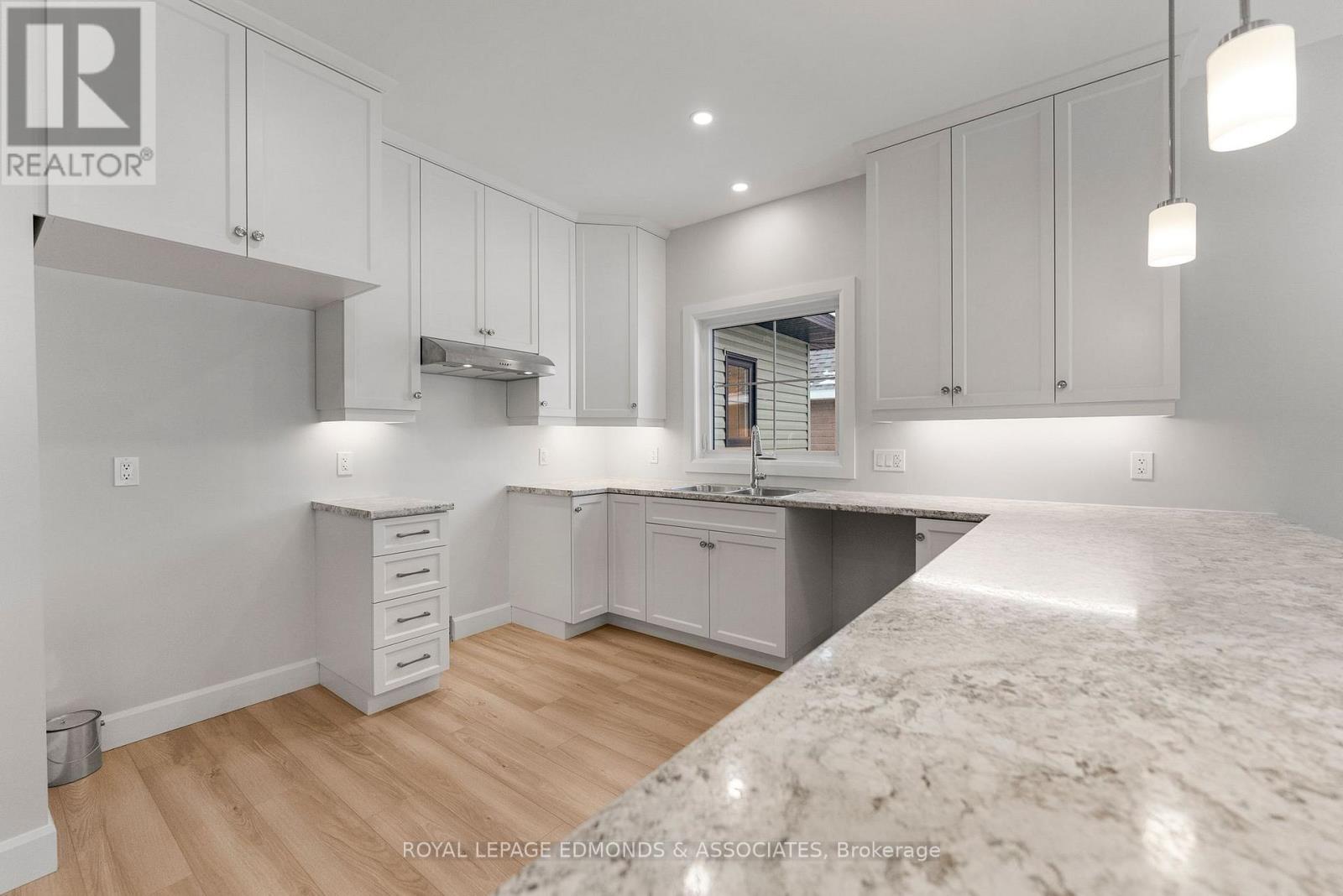 22 Bamagillia Street, Whitewater Region, Ontario  K0J 1K0 - Photo 9 - X12697052