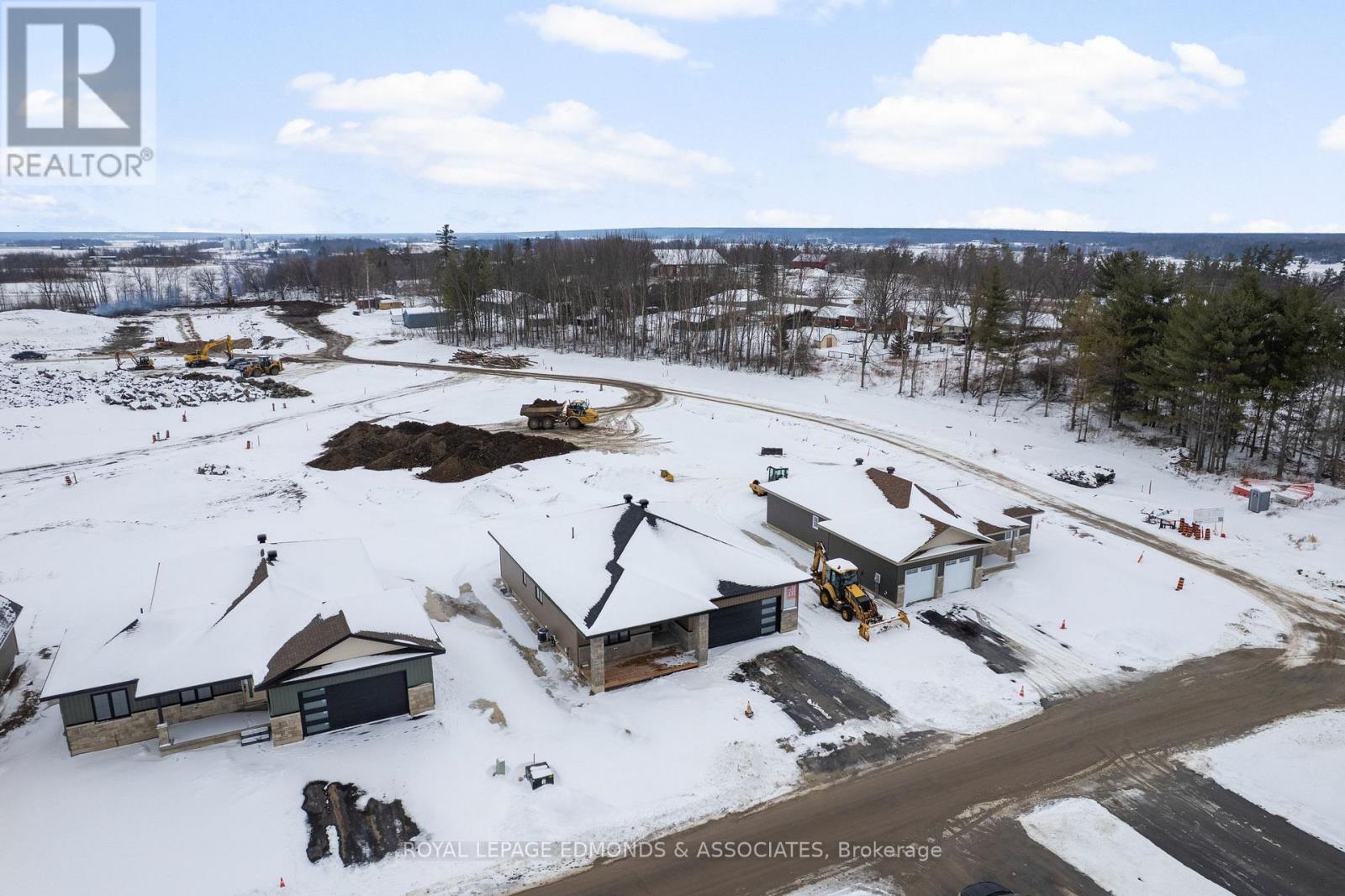 26 Bamagillia Street, Whitewater Region, Ontario  K0J 1K0 - Photo 10 - X12697060