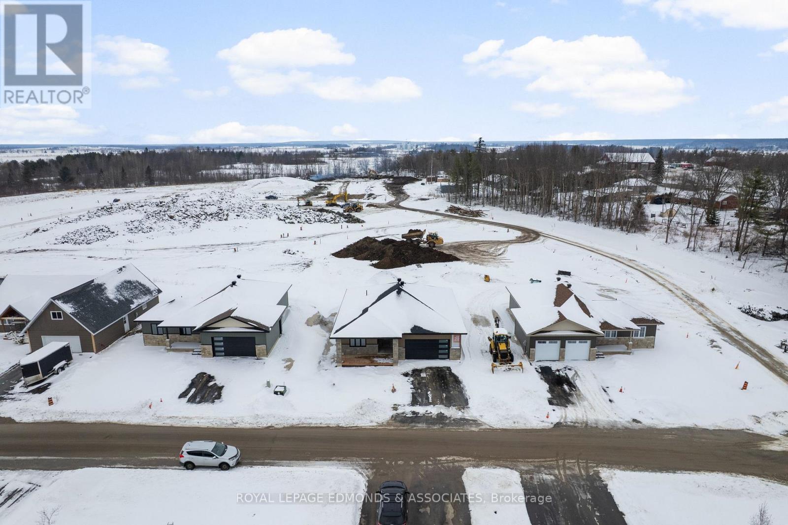 26 Bamagillia Street, Whitewater Region, Ontario  K0J 1K0 - Photo 11 - X12697060